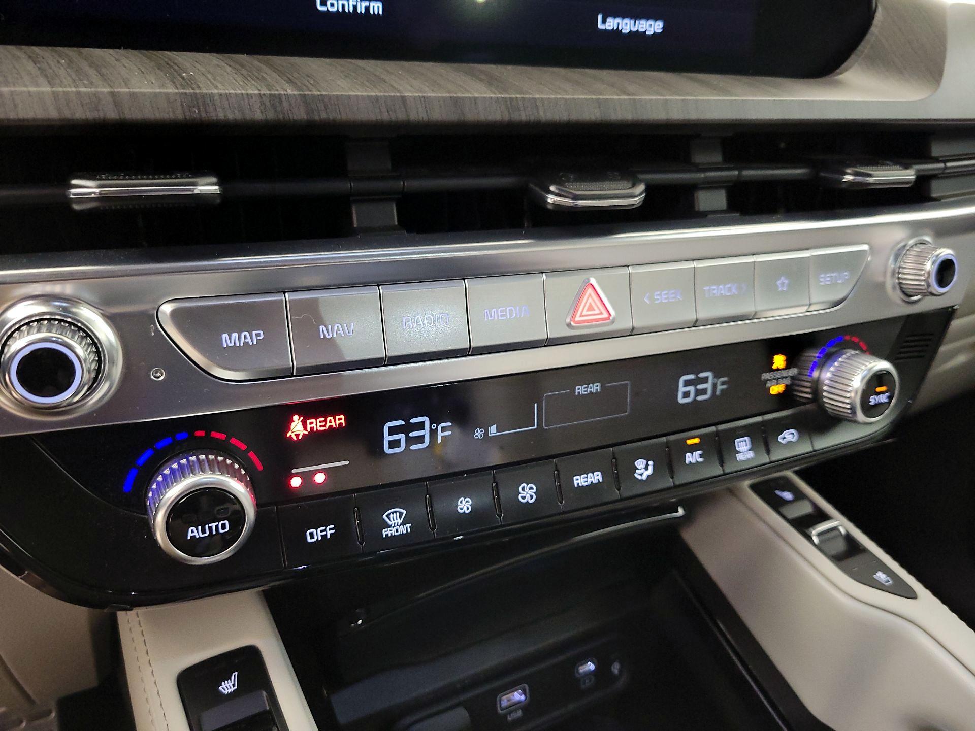 Thumbnail: 2023 Kia Telluride - 17