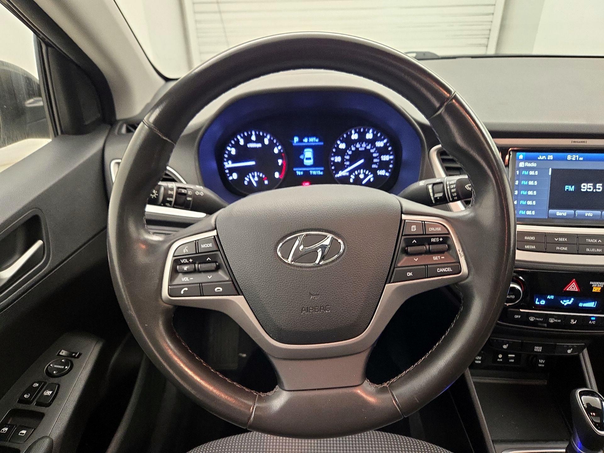 Thumbnail: 2022 Hyundai Accent - 10
