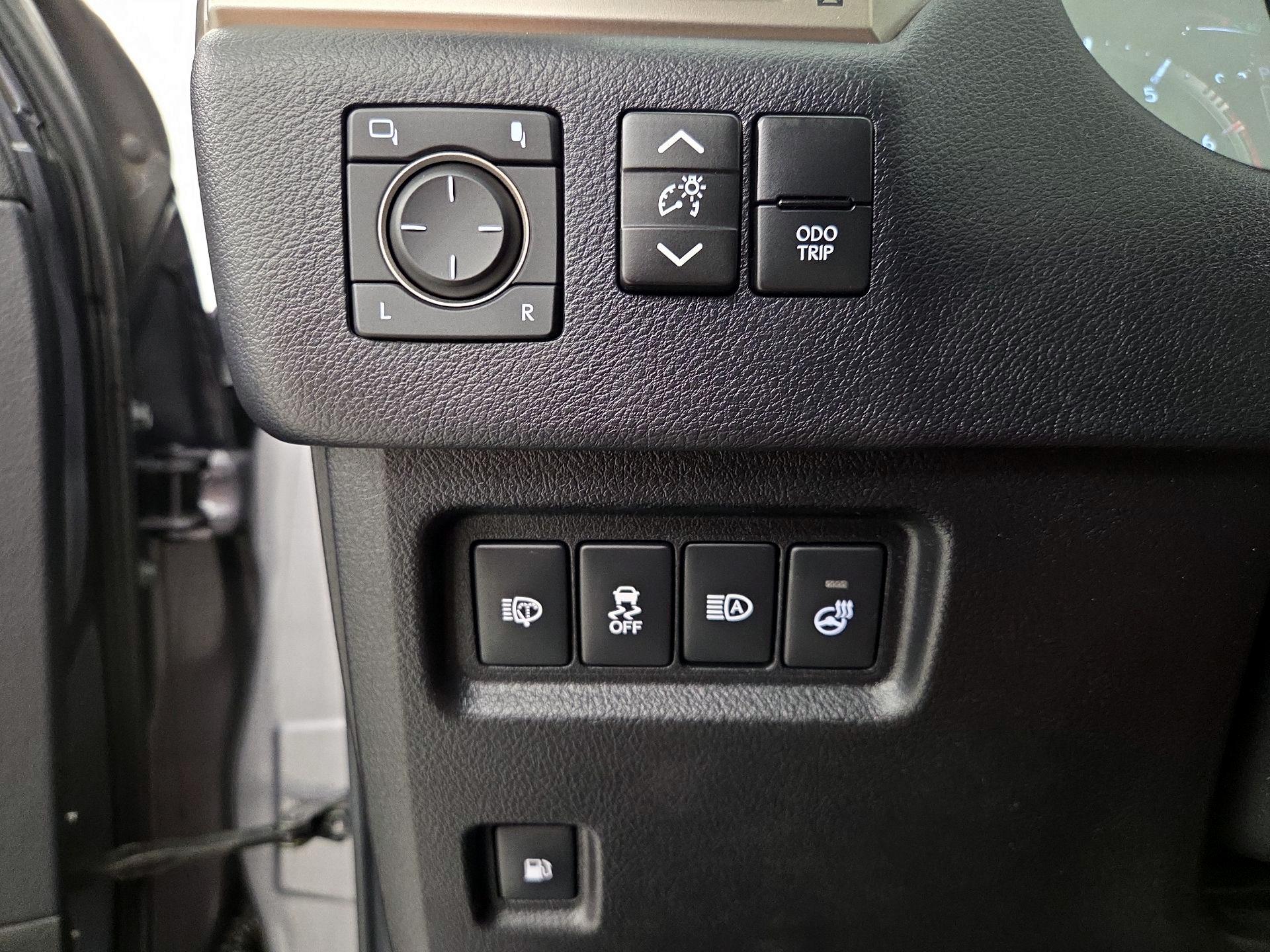 Thumbnail: 2021 Lexus GX - 13