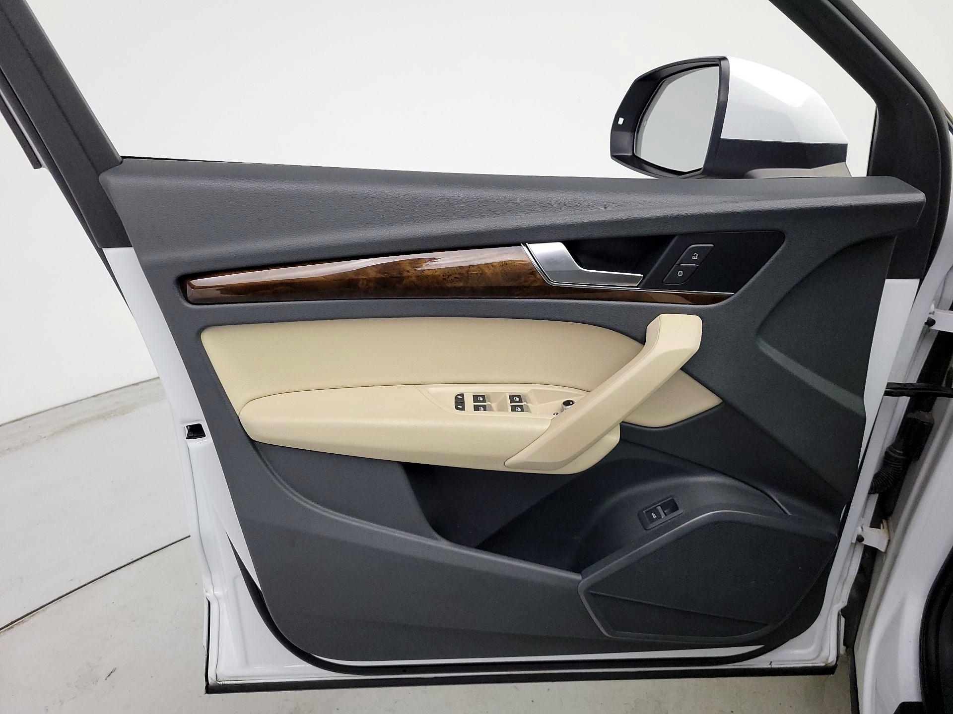 Thumbnail: 2019 Audi Q5 - 12