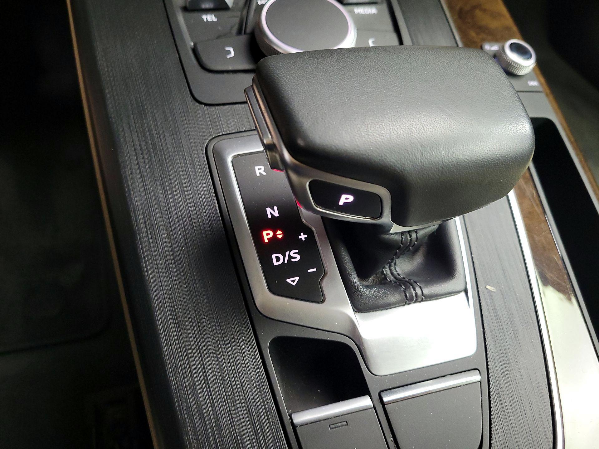 Thumbnail: 2019 Audi Q5 - 17