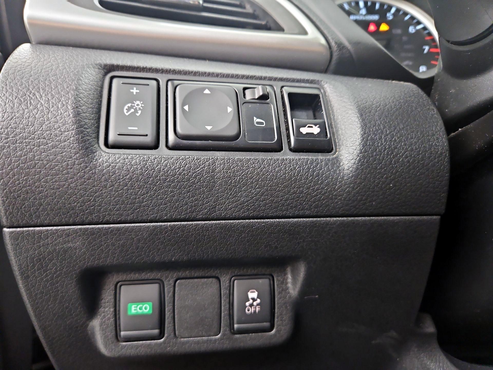 Thumbnail: 2019 Nissan Sentra - 13