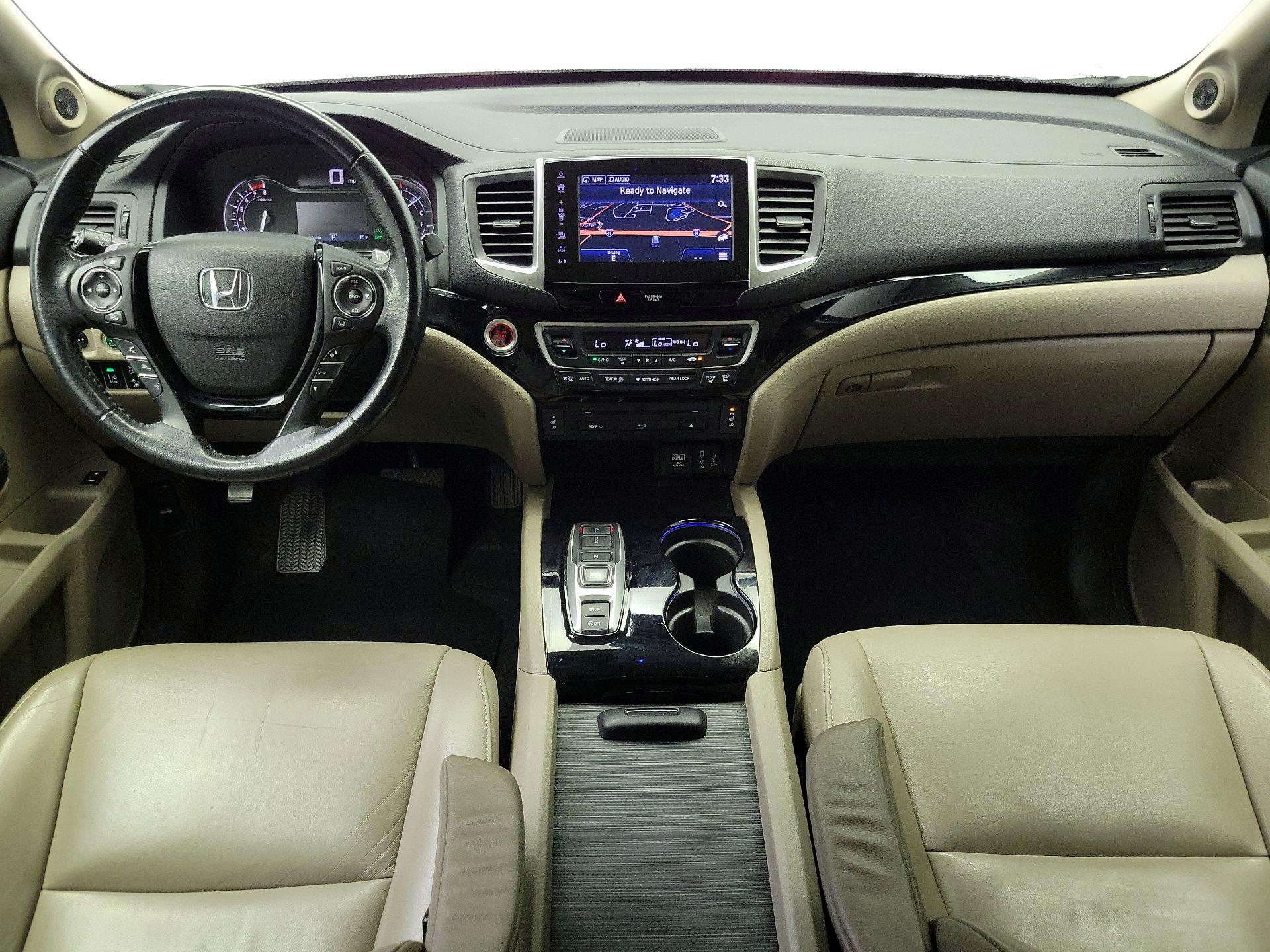 Thumbnail: 2017 Honda Pilot - 9
