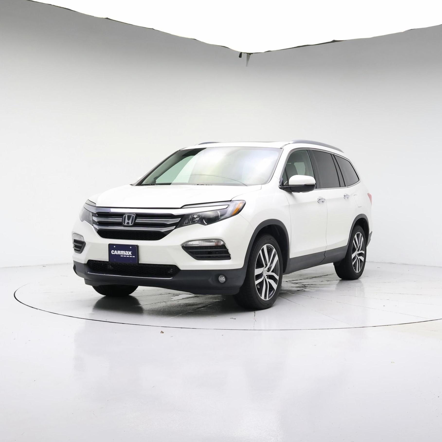 Thumbnail: 2017 Honda Pilot - 4