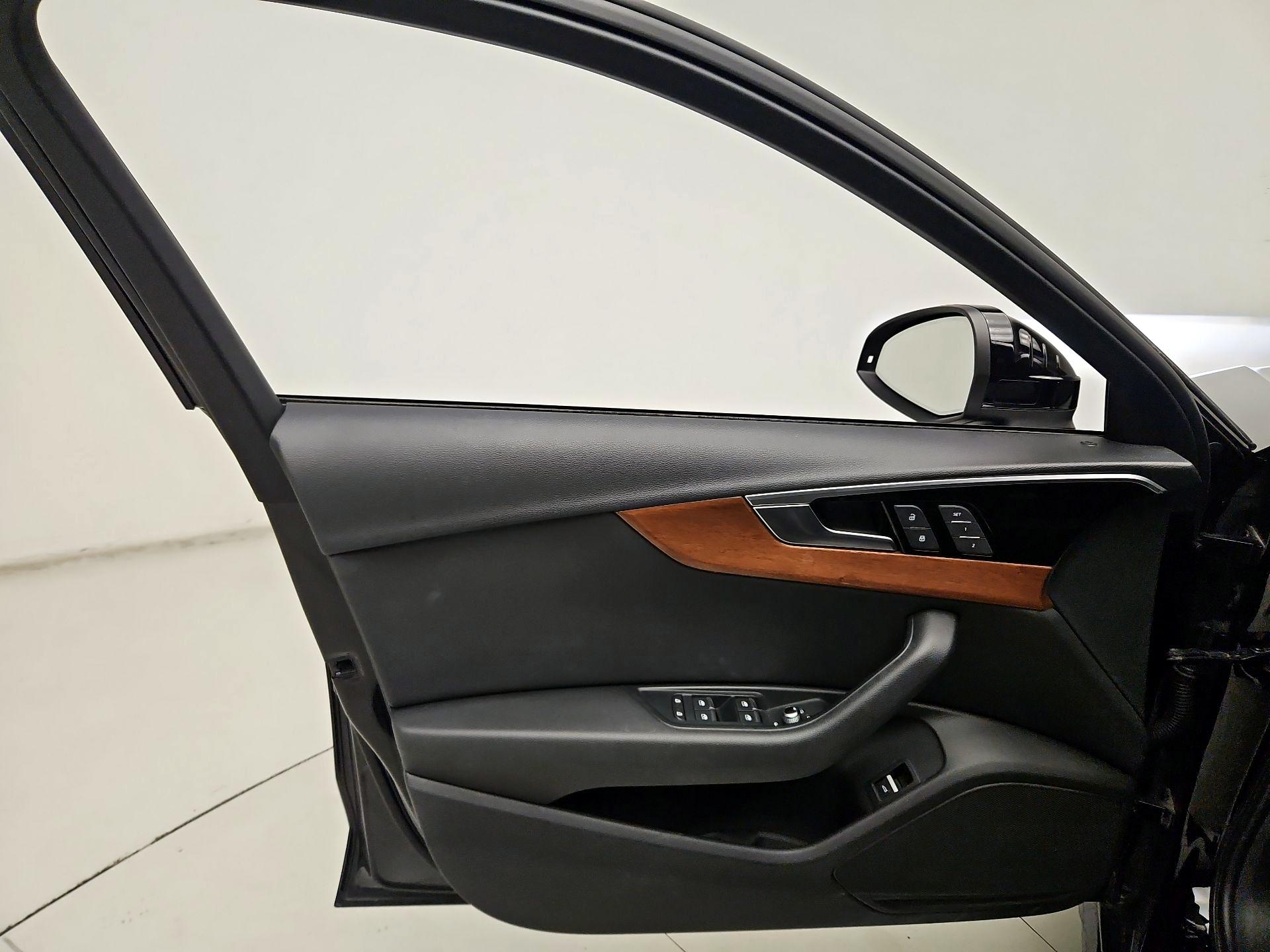 Thumbnail: 2020 Audi A4 - 12