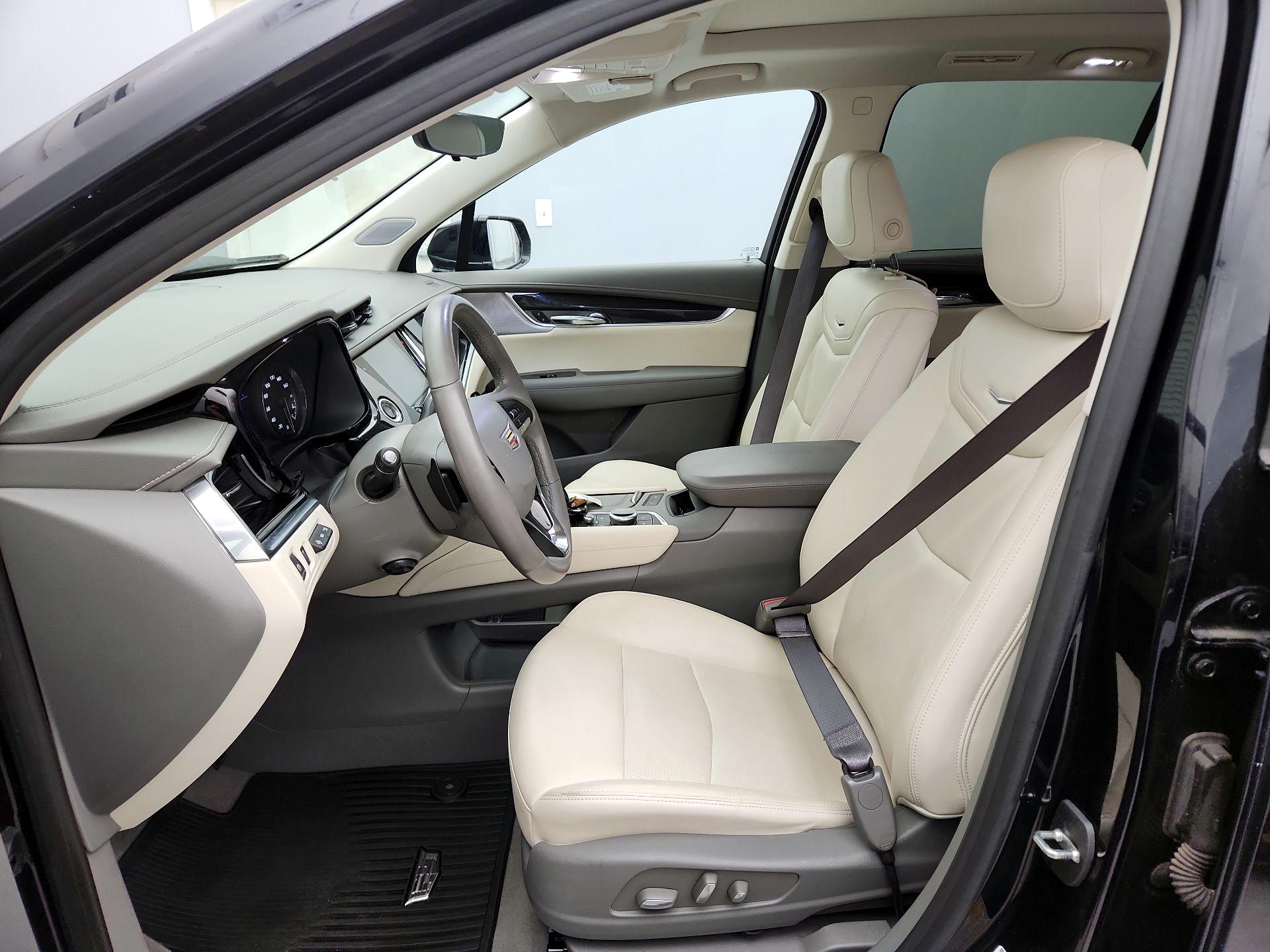 Thumbnail: 2021 Cadillac XT6 - 11