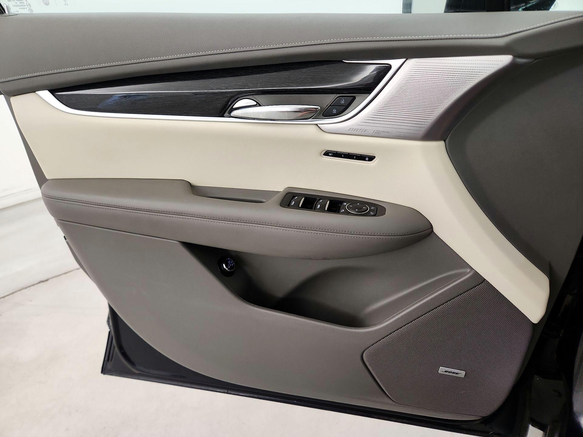 Thumbnail: 2021 Cadillac XT6 - 12