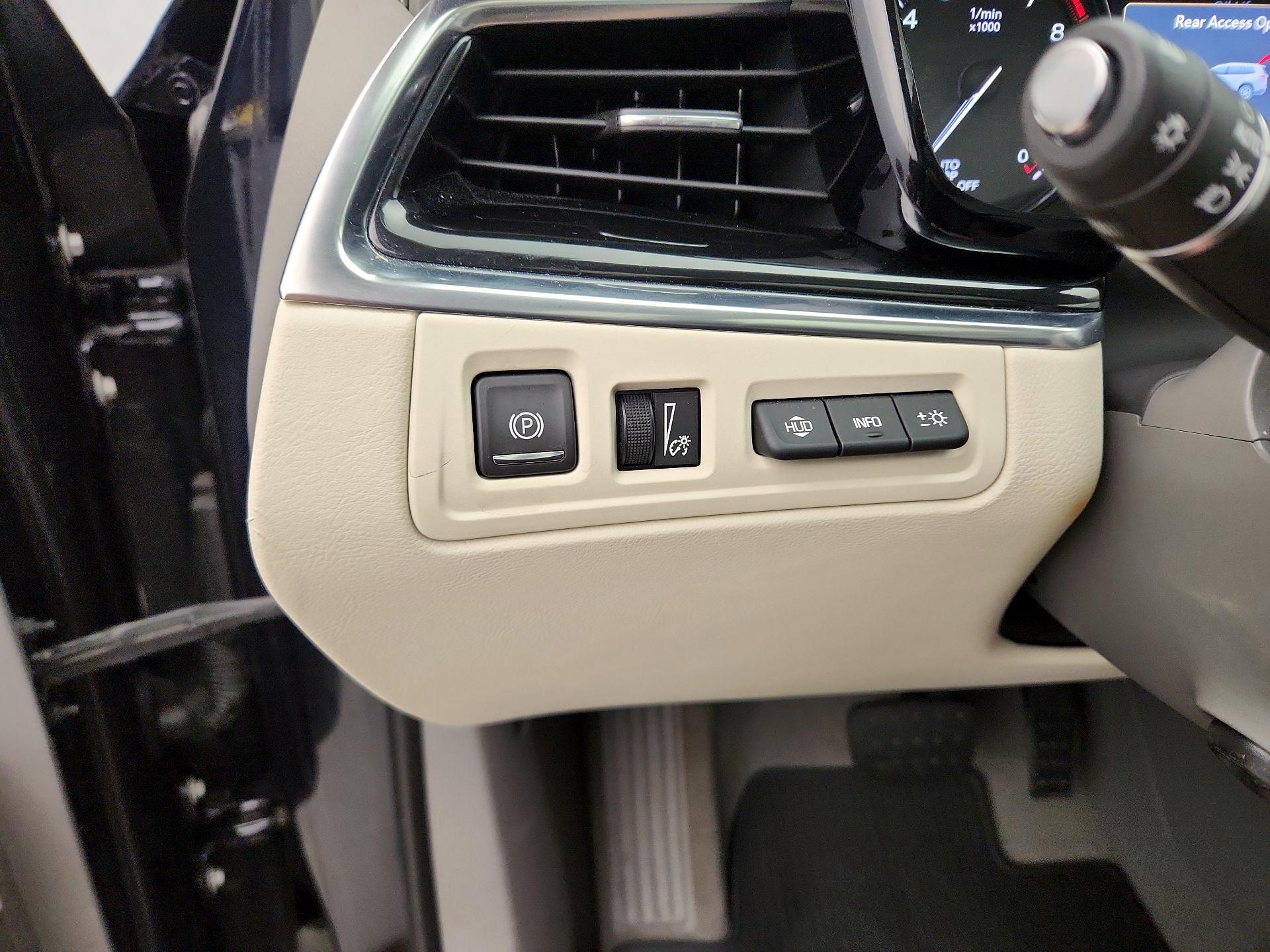 Thumbnail: 2021 Cadillac XT6 - 13