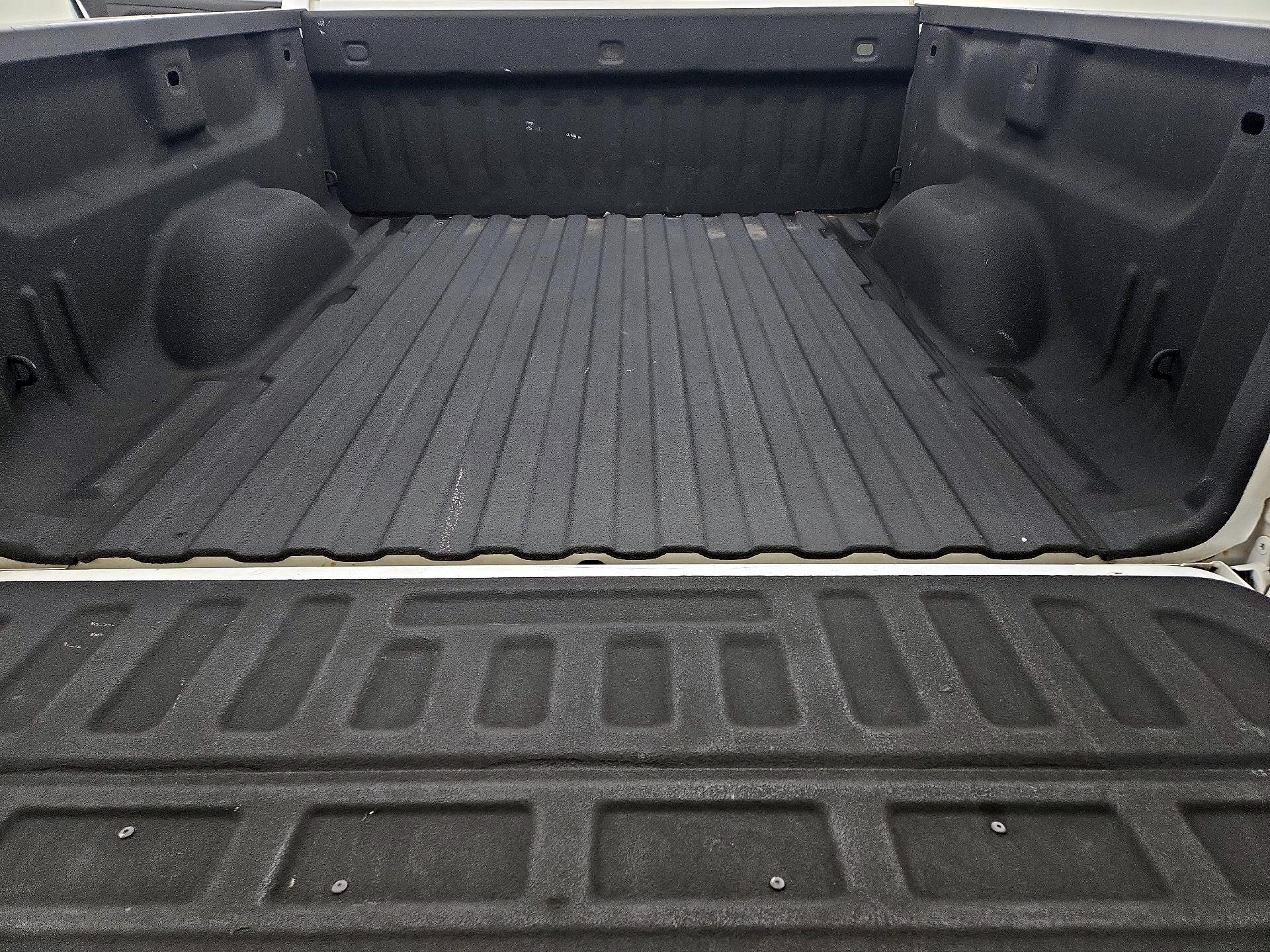 Thumbnail: 2018 Chevrolet Silverado 1500 - 20