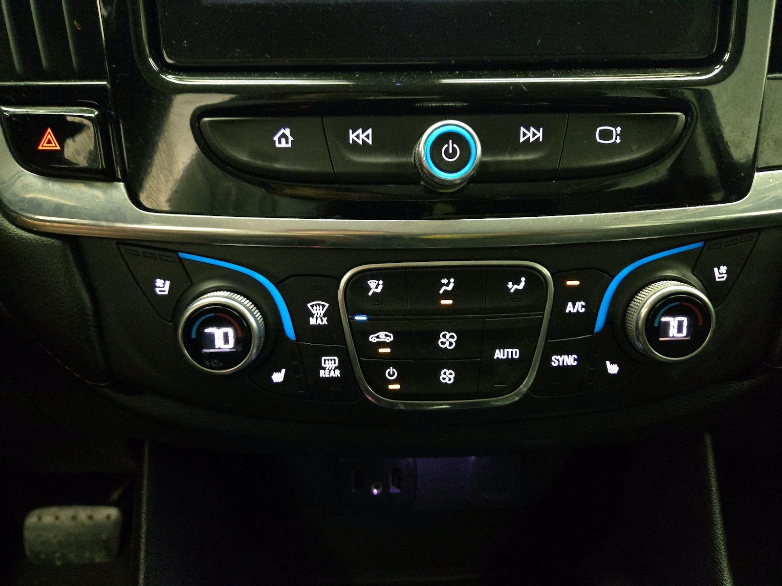 2018 Chevrolet Traverse Premier - Photo 18