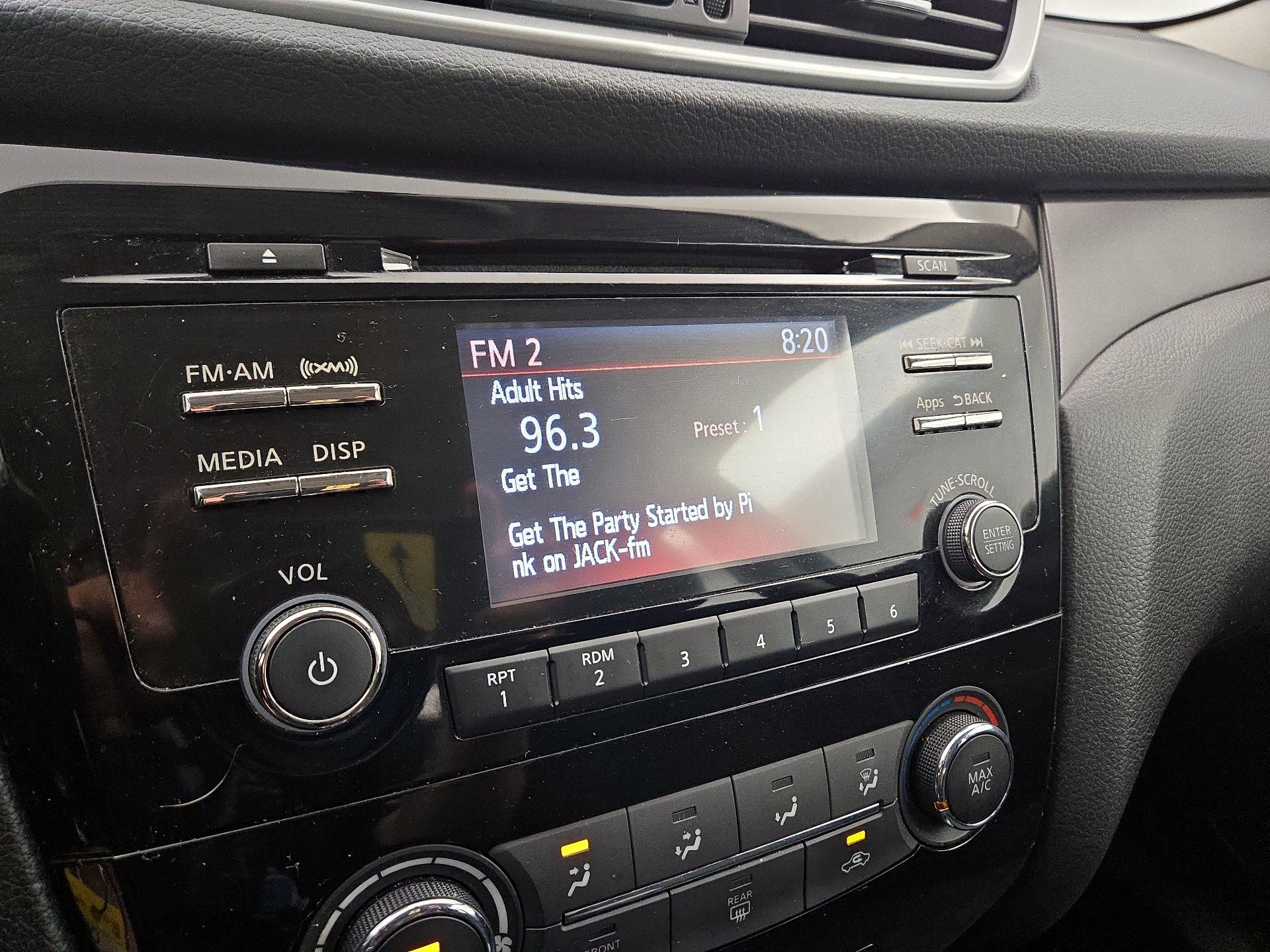Thumbnail: 2015 Nissan Rogue - 15