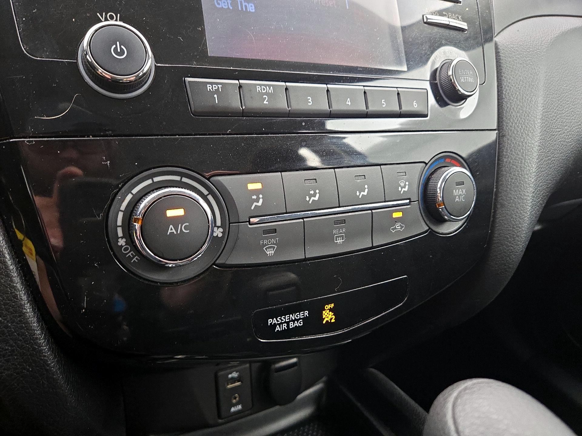 Thumbnail: 2015 Nissan Rogue - 16