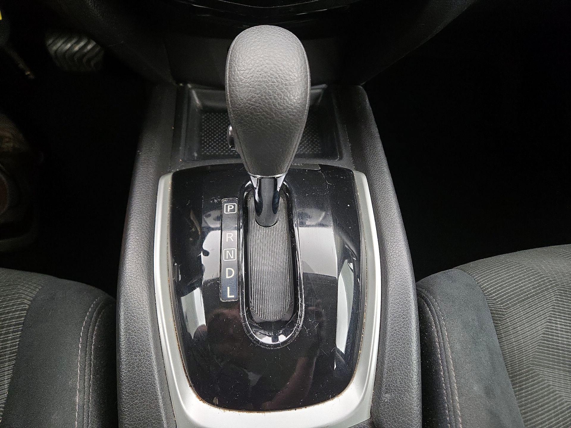 Thumbnail: 2015 Nissan Rogue - 17