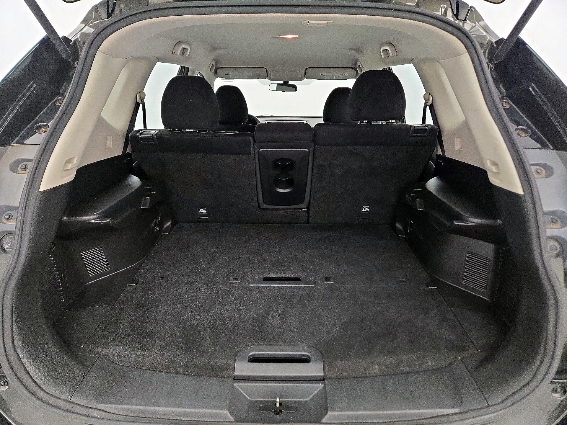 Thumbnail: 2015 Nissan Rogue - 20