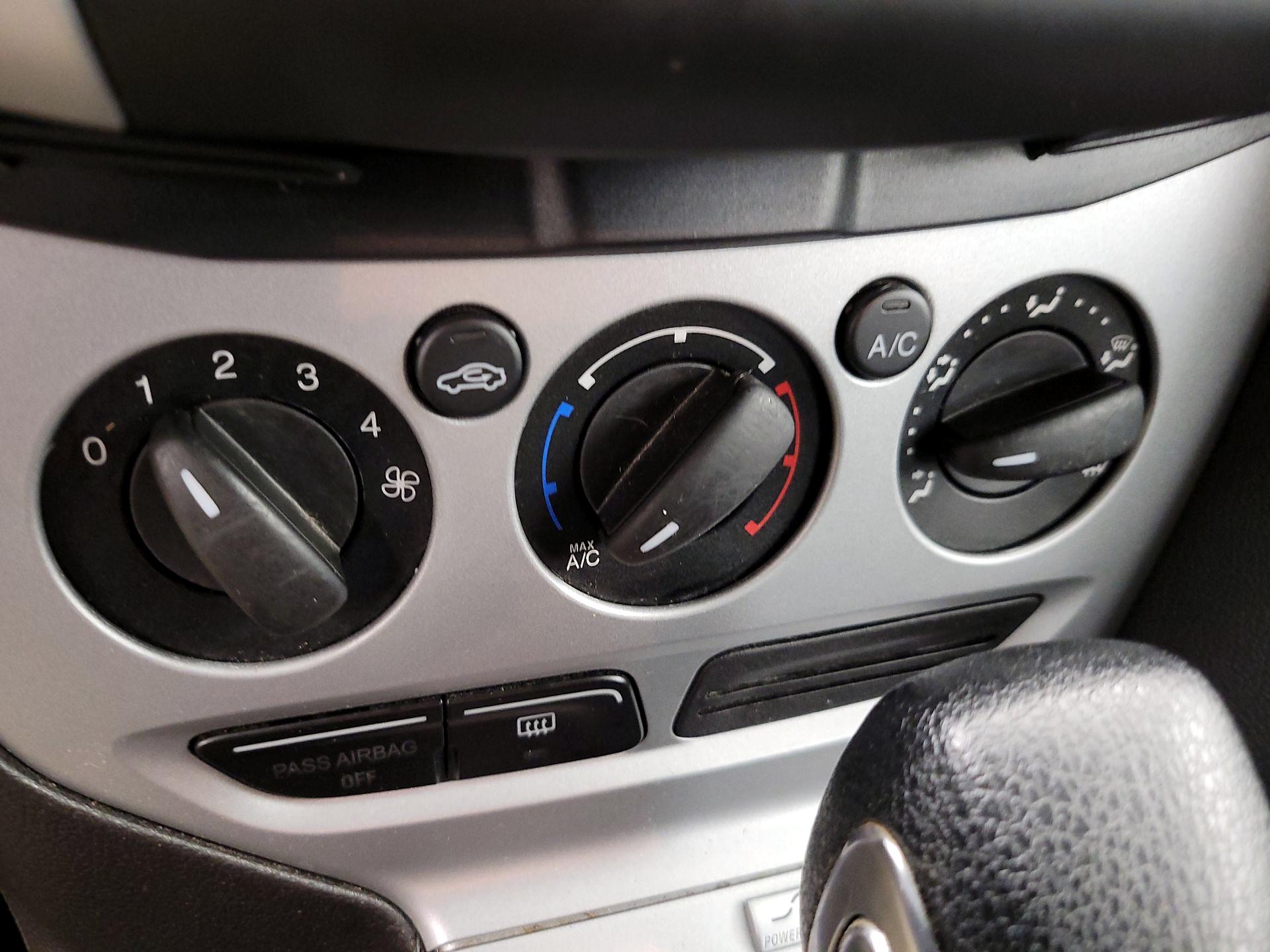 Thumbnail: 2014 Ford Focus - 15