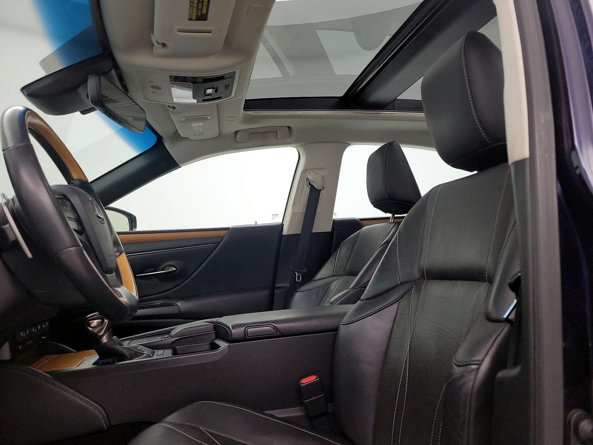 Thumbnail: 2019 Lexus ES - 20