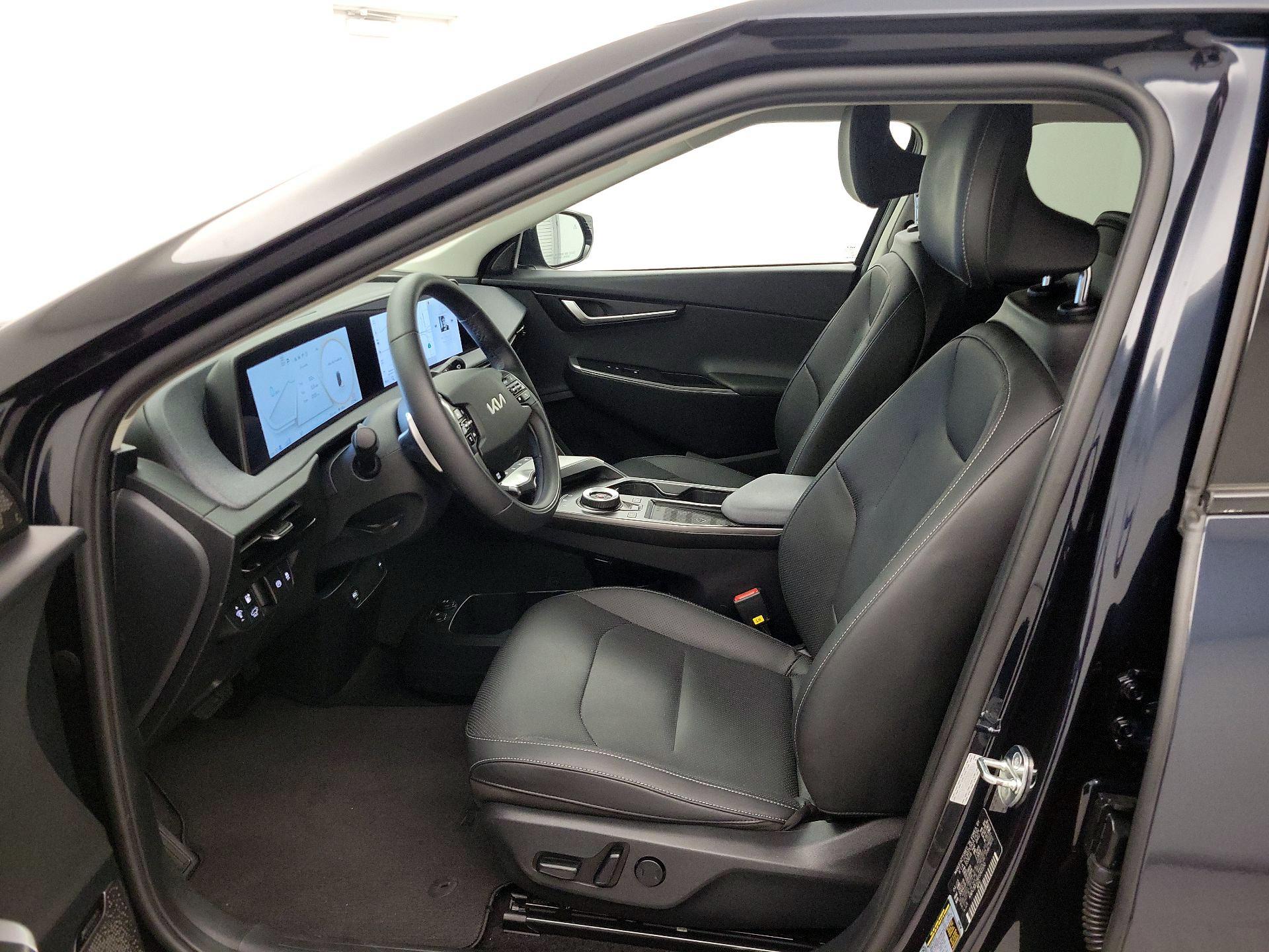 Thumbnail: 2023 Kia EV6 - 11