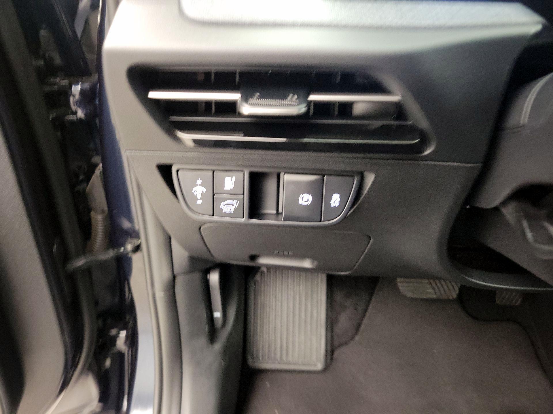 Thumbnail: 2023 Kia EV6 - 13