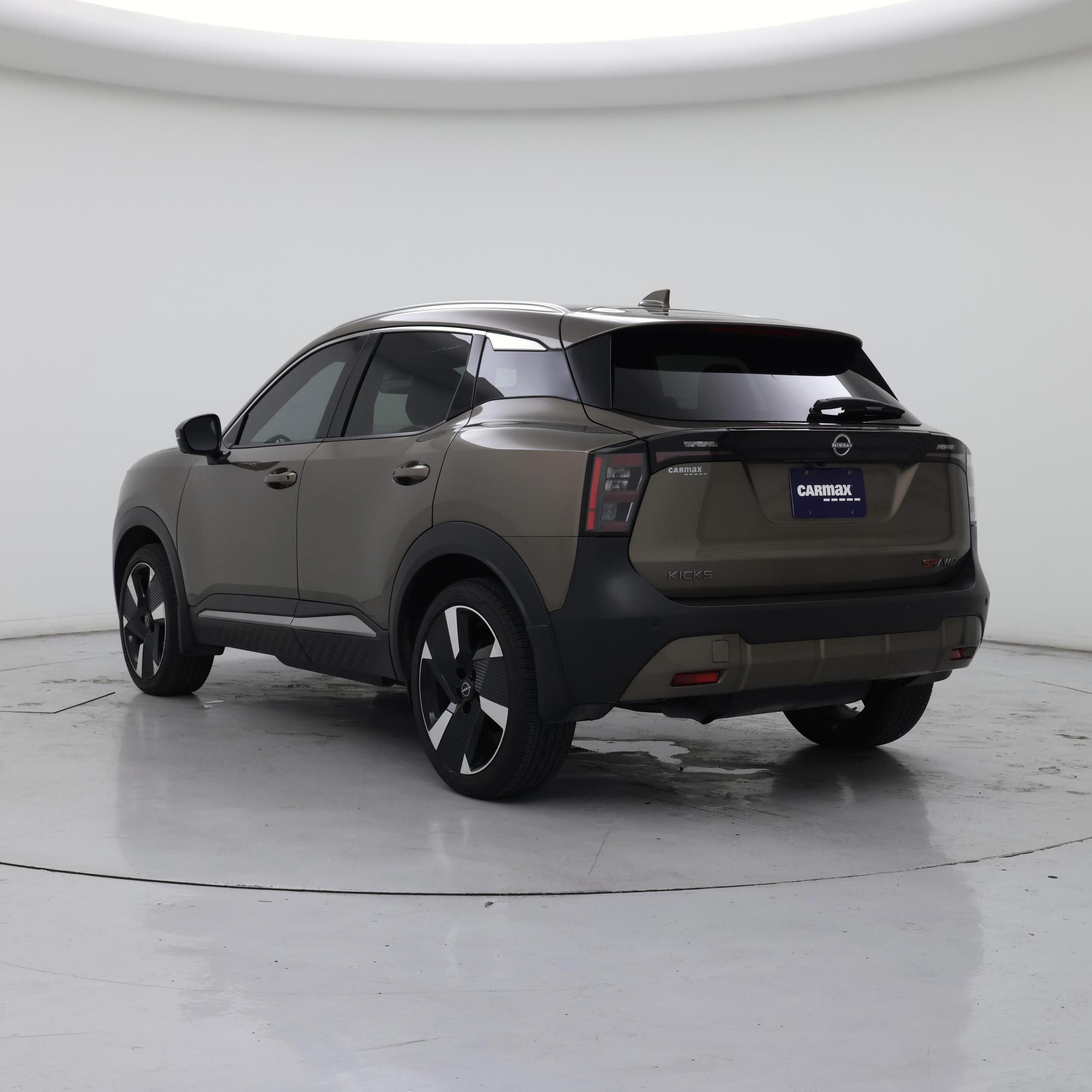 Thumbnail: 2025 Nissan Kicks - 2