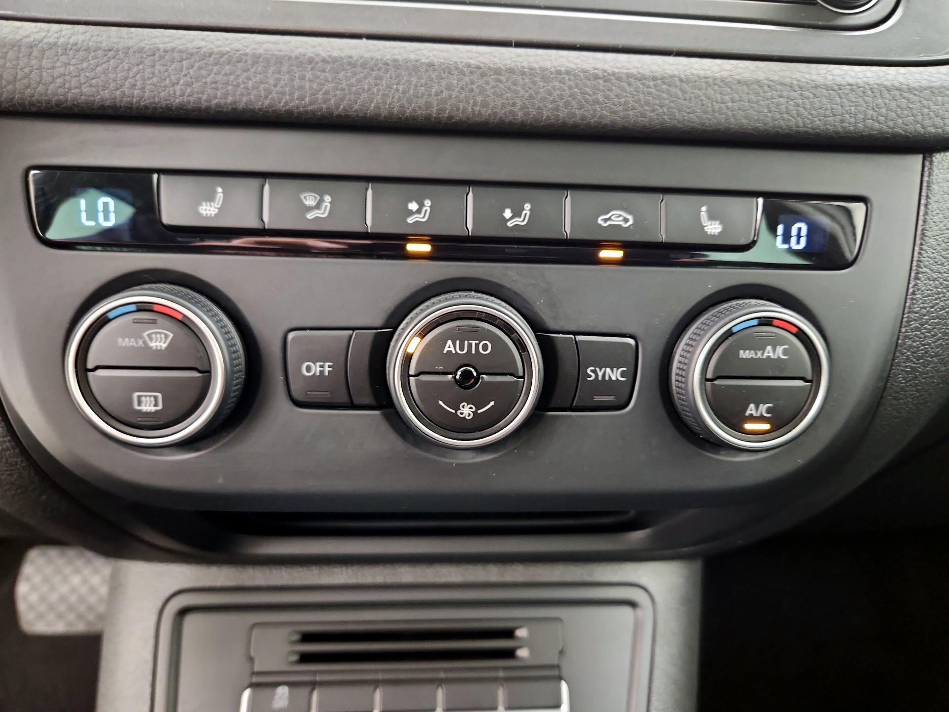 Thumbnail: 2017 Volkswagen Tiguan - 17