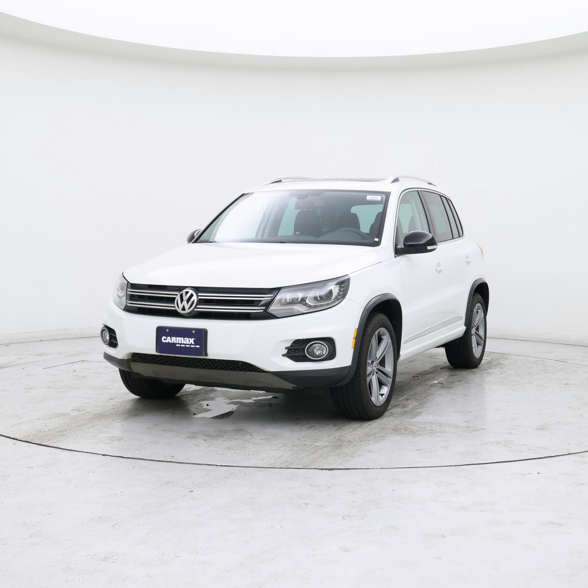 Thumbnail: 2017 Volkswagen Tiguan - 4