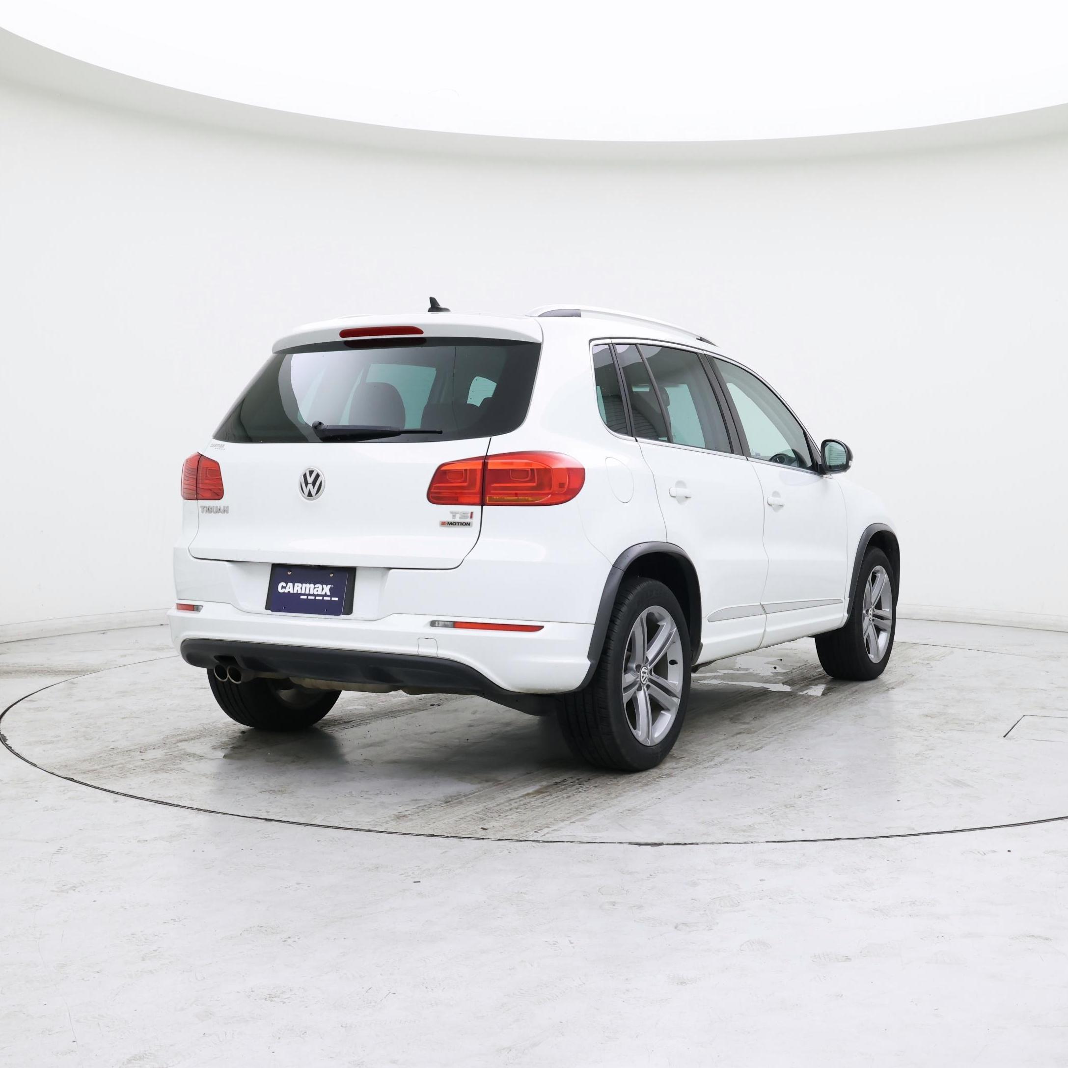 Thumbnail: 2017 Volkswagen Tiguan - 8