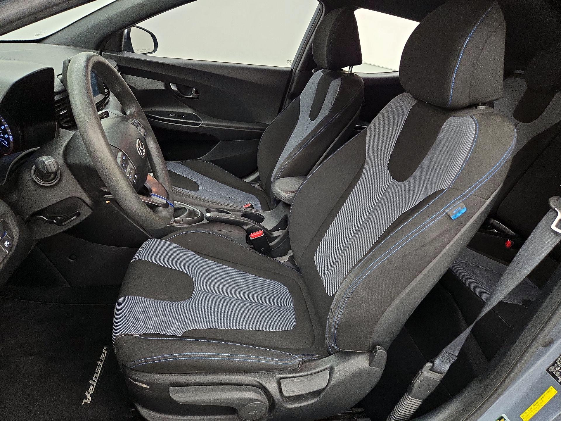 Thumbnail: 2019 Hyundai Veloster - 11
