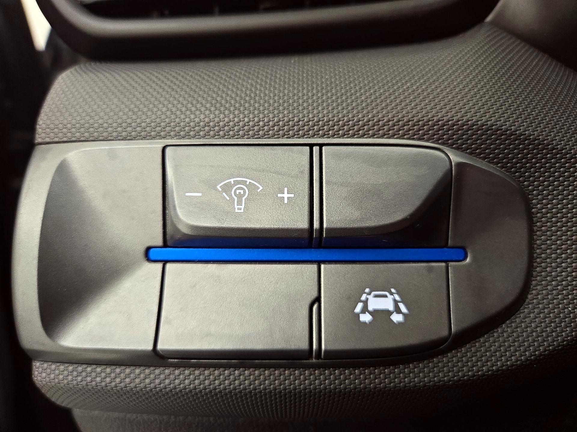 Thumbnail: 2019 Hyundai Veloster - 13