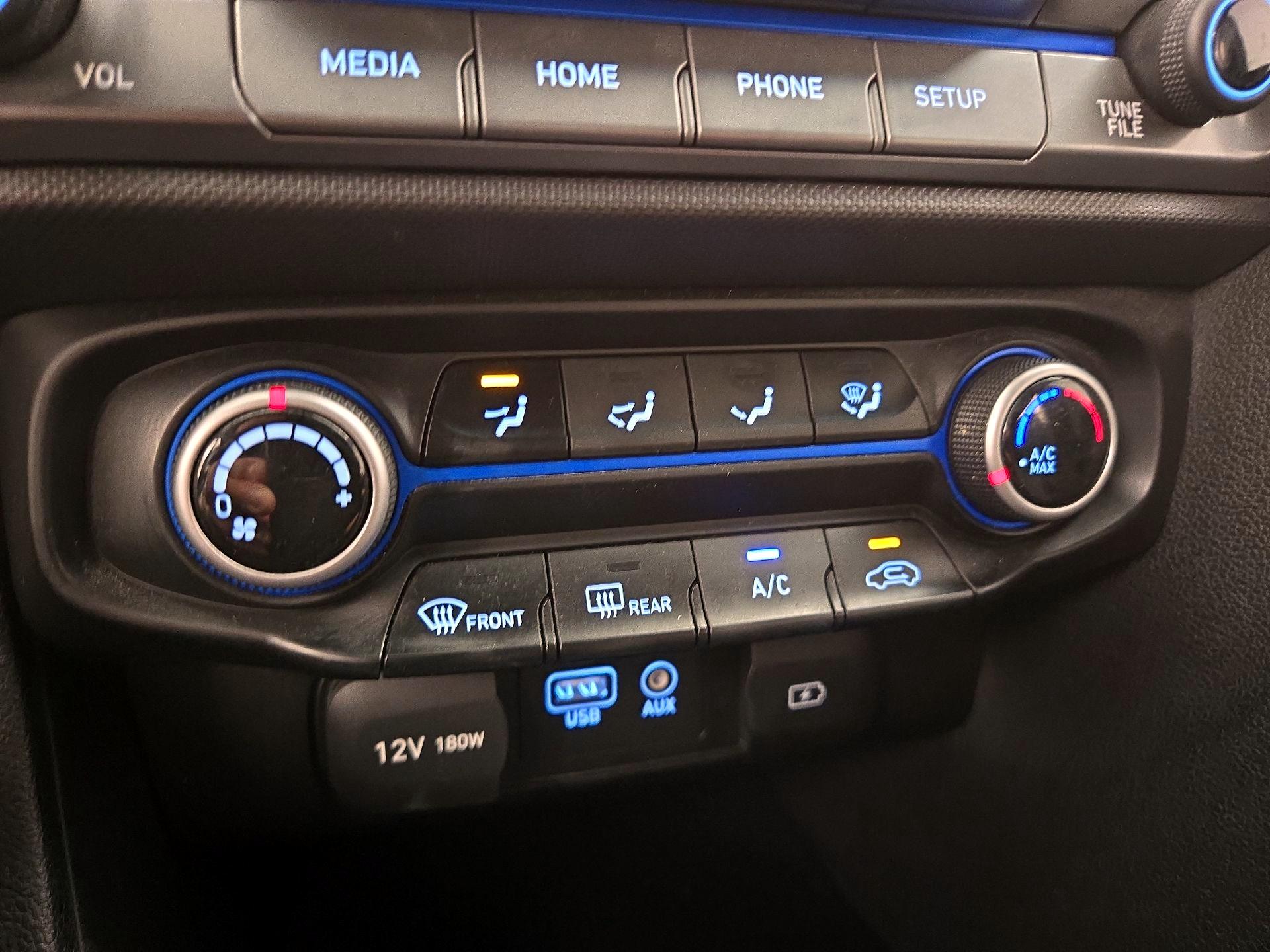 Thumbnail: 2019 Hyundai Veloster - 16