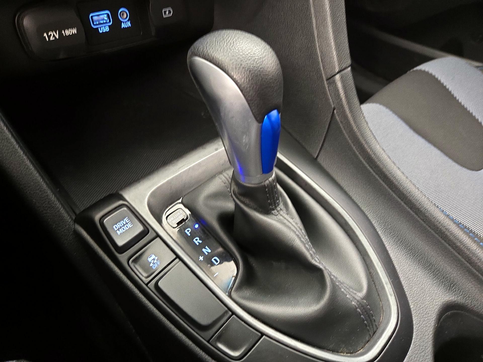 Thumbnail: 2019 Hyundai Veloster - 17