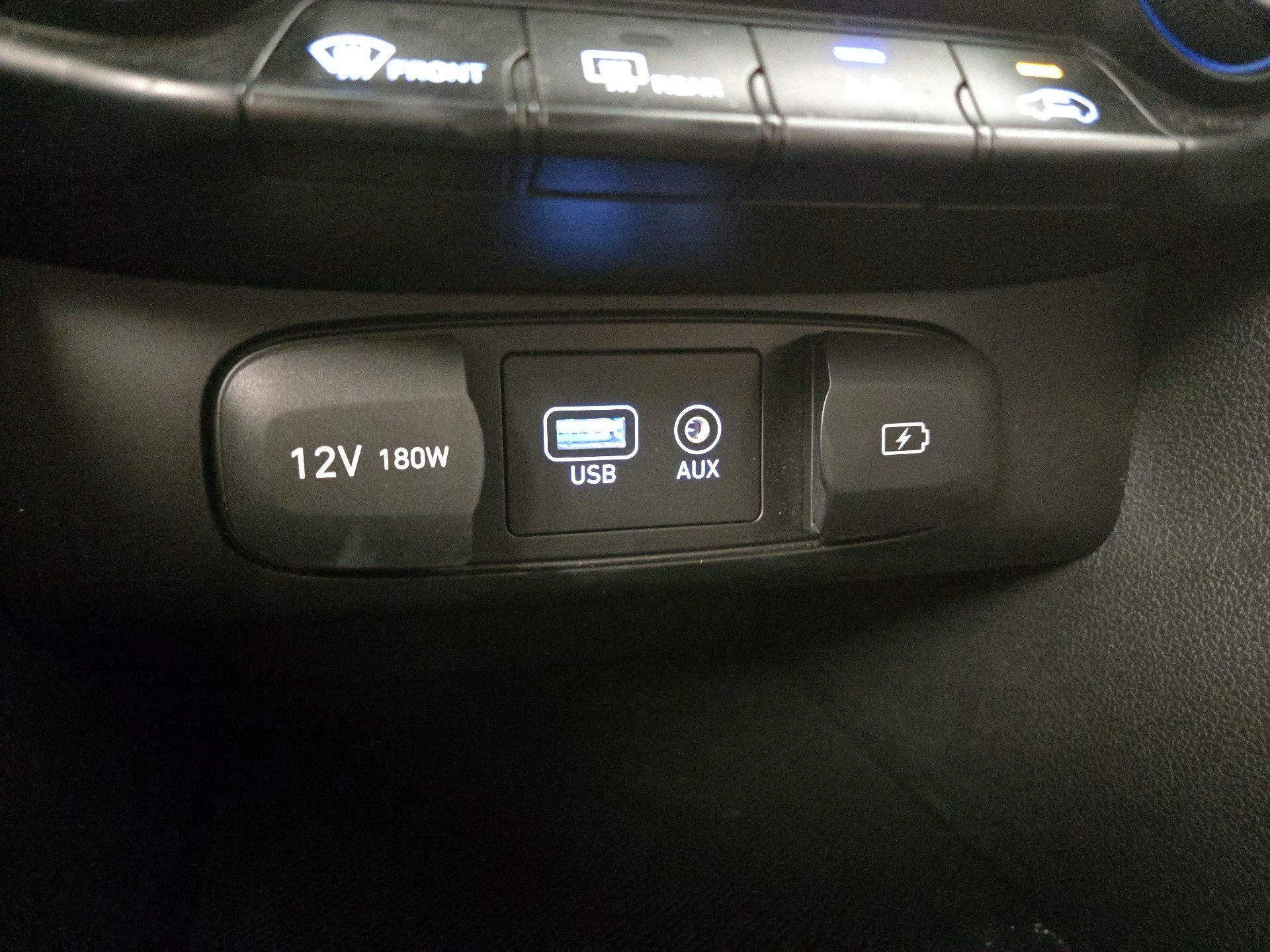 Thumbnail: 2019 Hyundai Veloster - 18