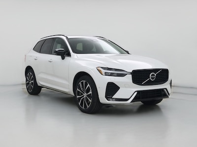 2023 Volvo XC60 B5 Plus Dark Theme