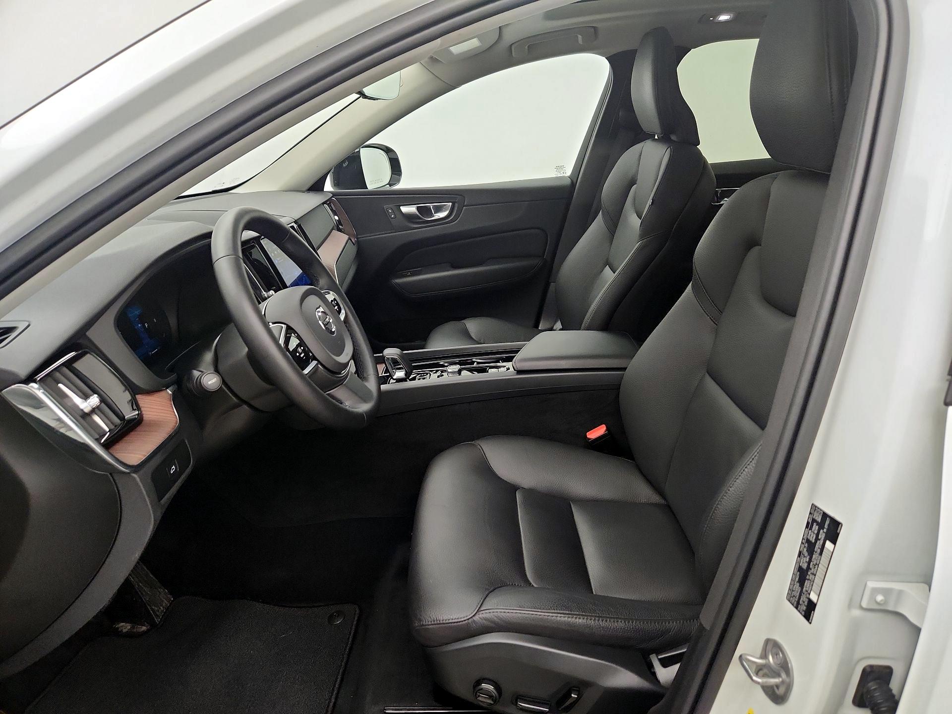 Thumbnail: 2023 Volvo XC60 - 11