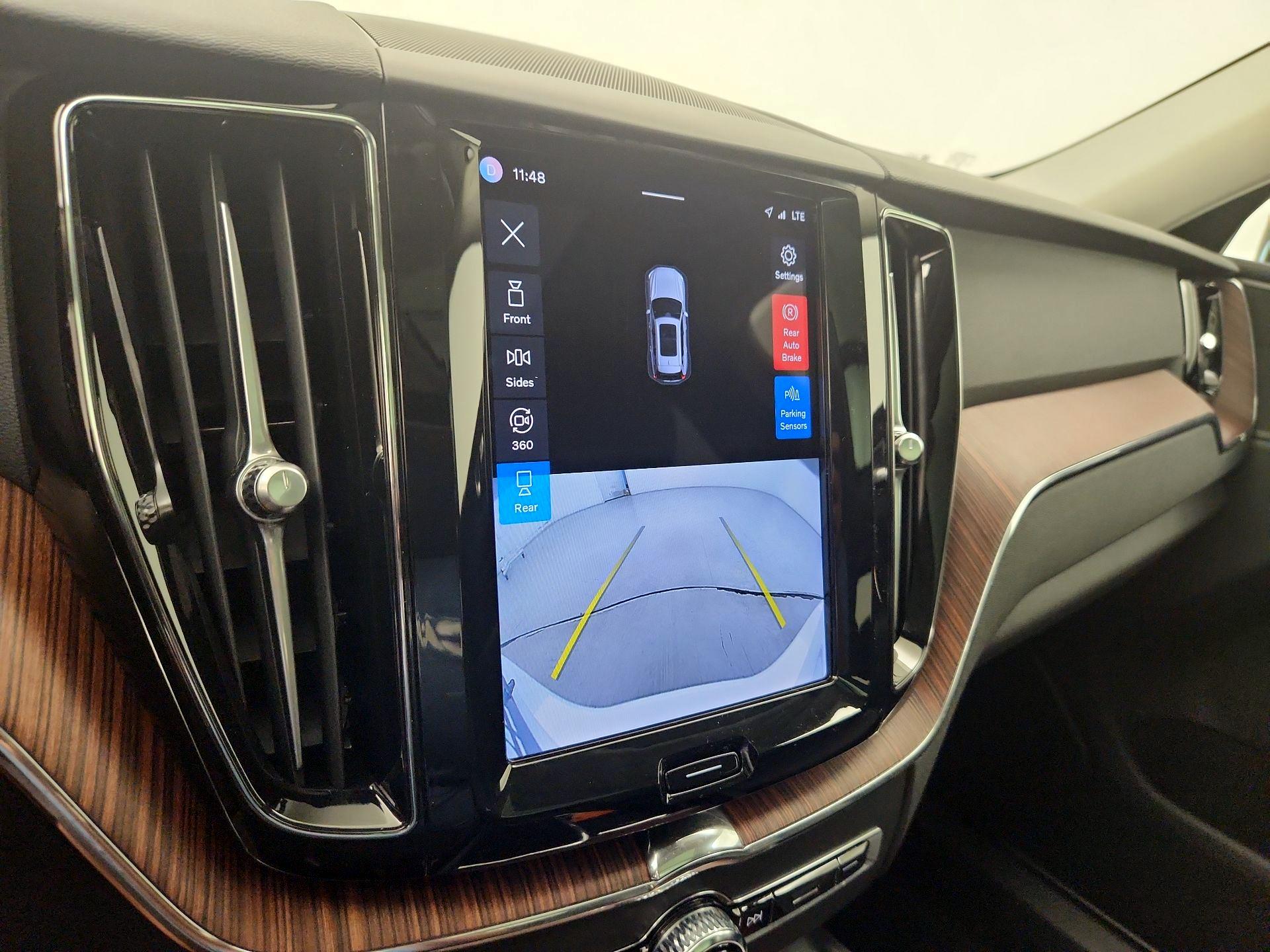 Thumbnail: 2023 Volvo XC60 - 14