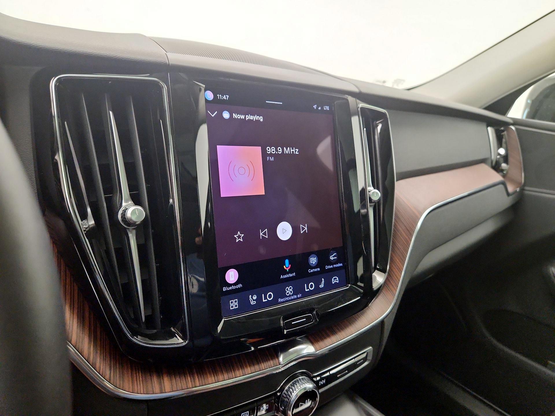 Thumbnail: 2023 Volvo XC60 - 15