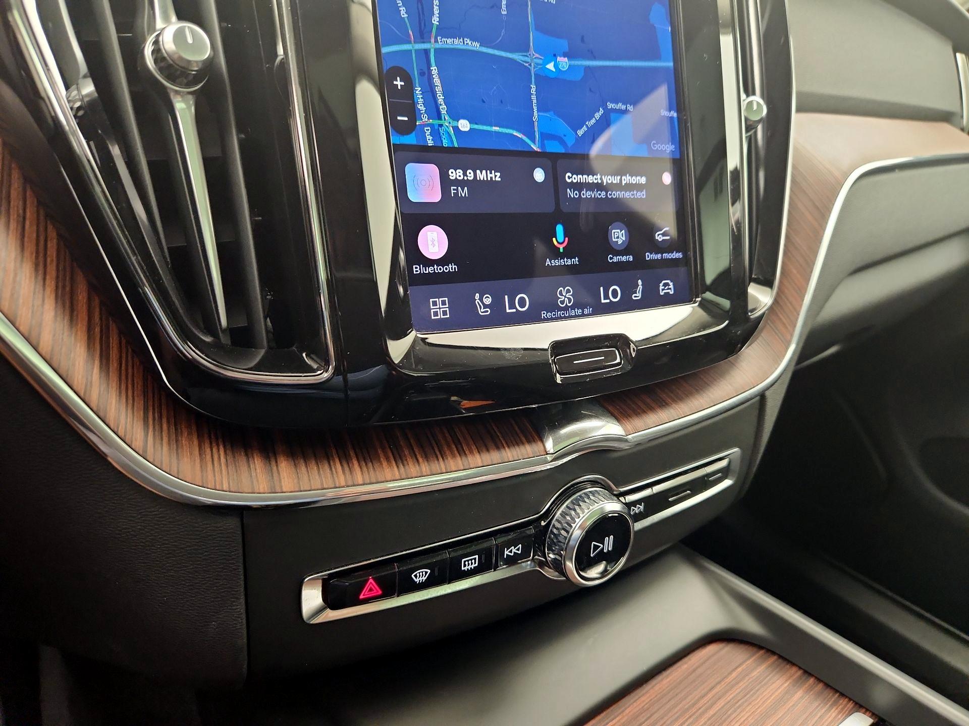 Thumbnail: 2023 Volvo XC60 - 16