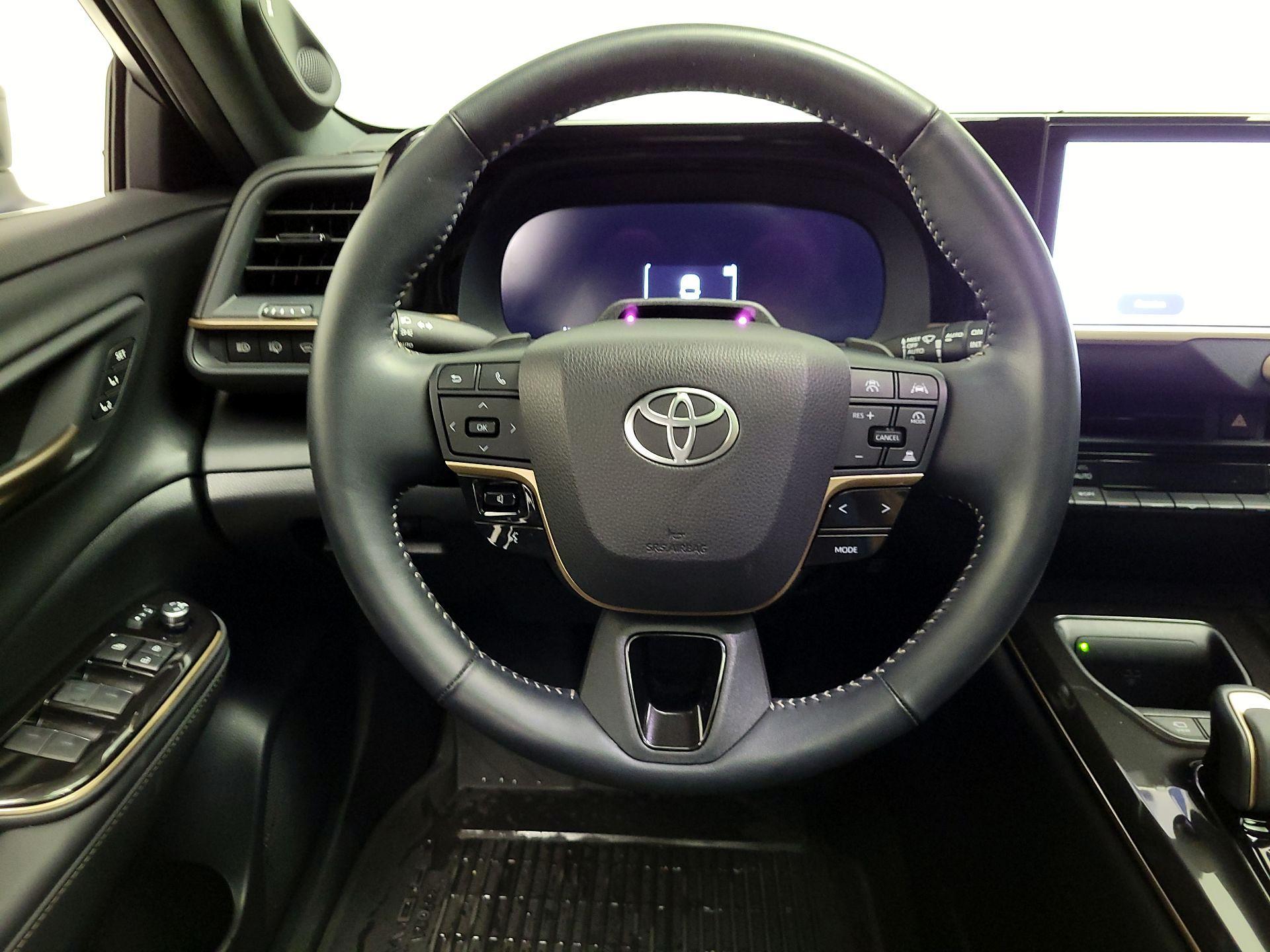Thumbnail: 2025 Toyota Crown Signia - 10