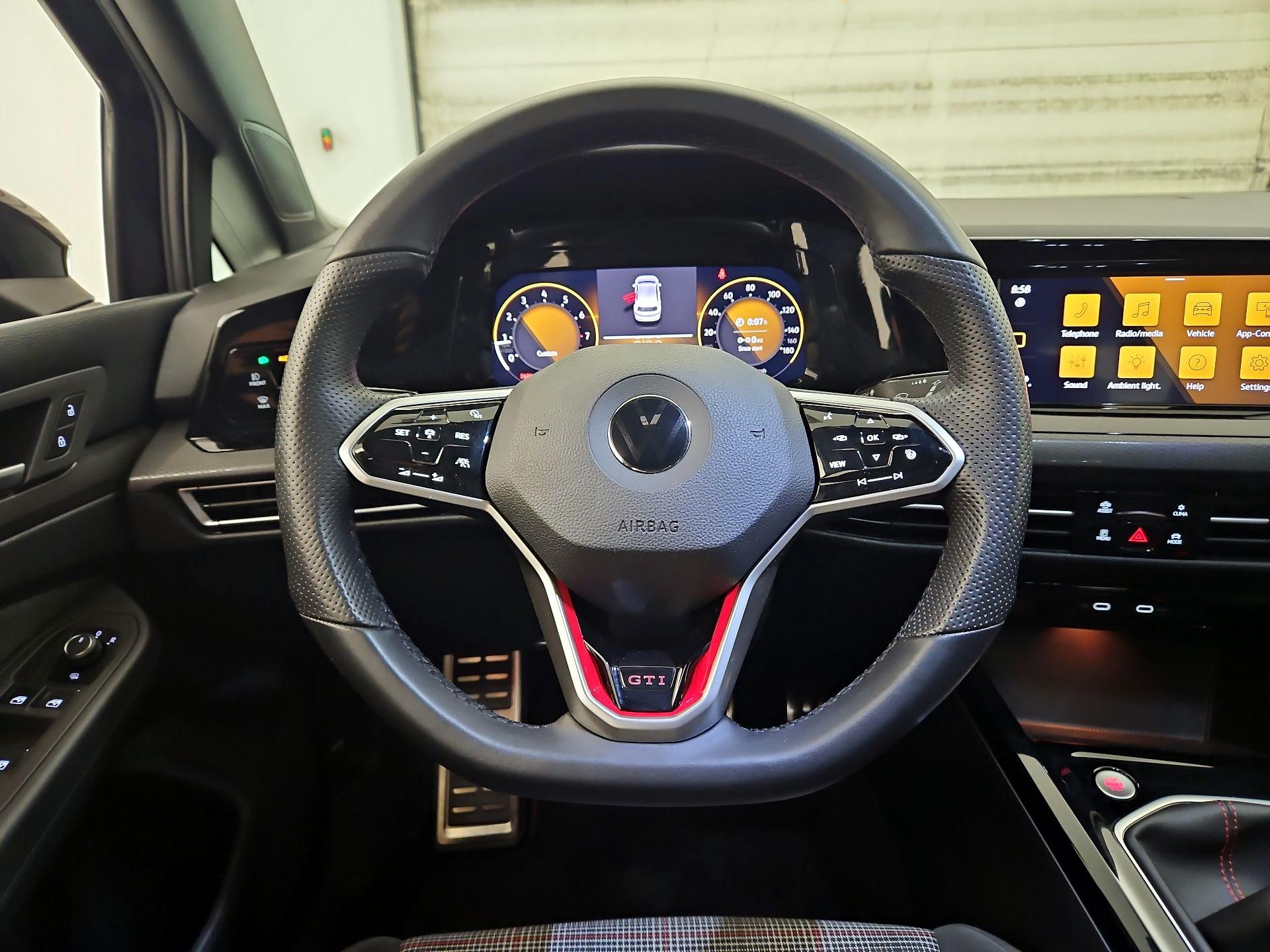 Thumbnail: 2023 Volkswagen Golf - 10