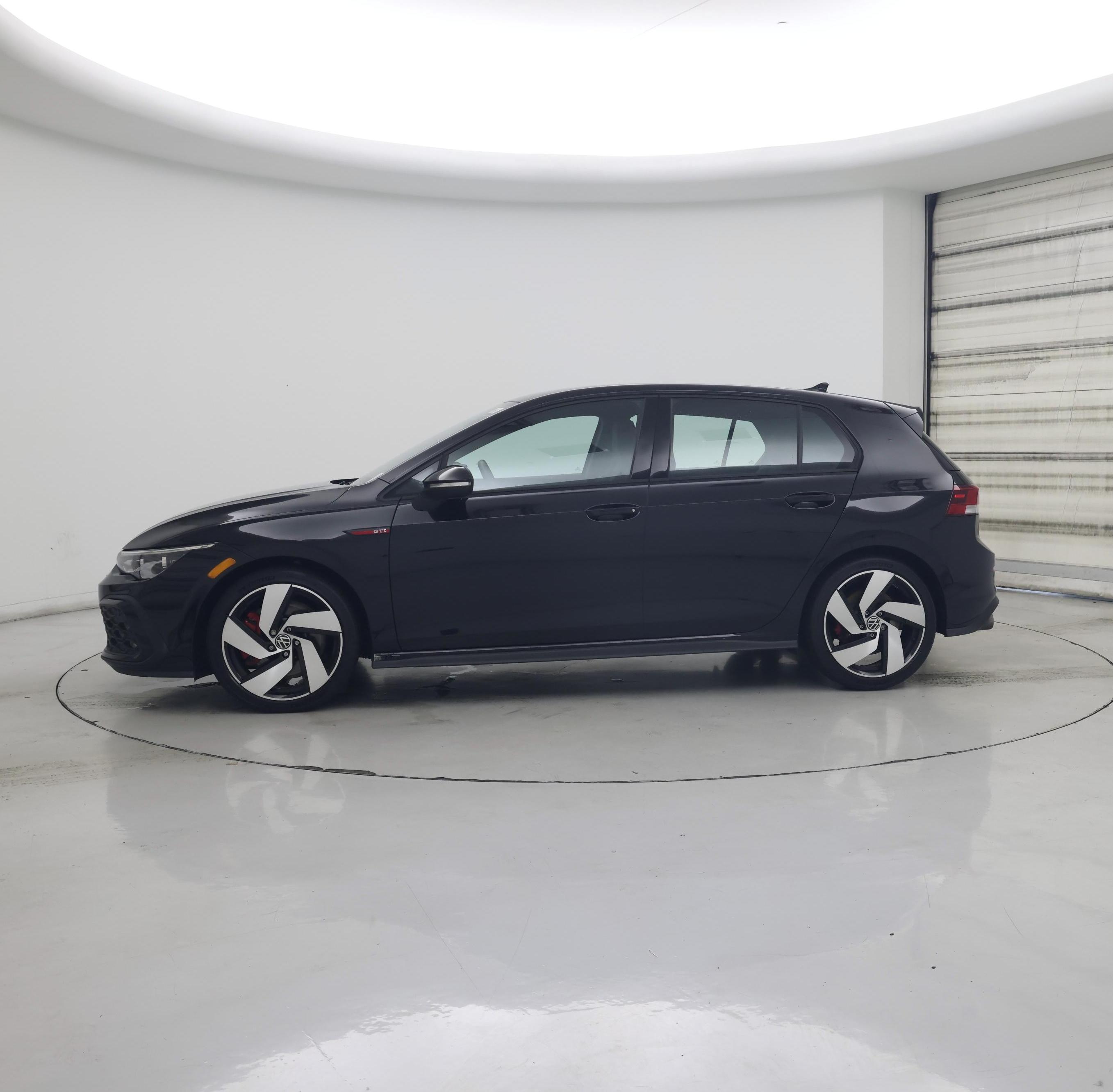 Thumbnail: 2023 Volkswagen Golf - 3