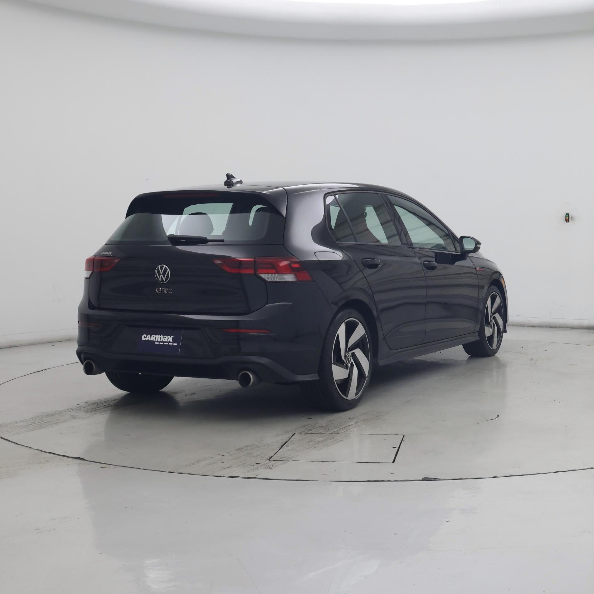 Thumbnail: 2023 Volkswagen Golf - 8