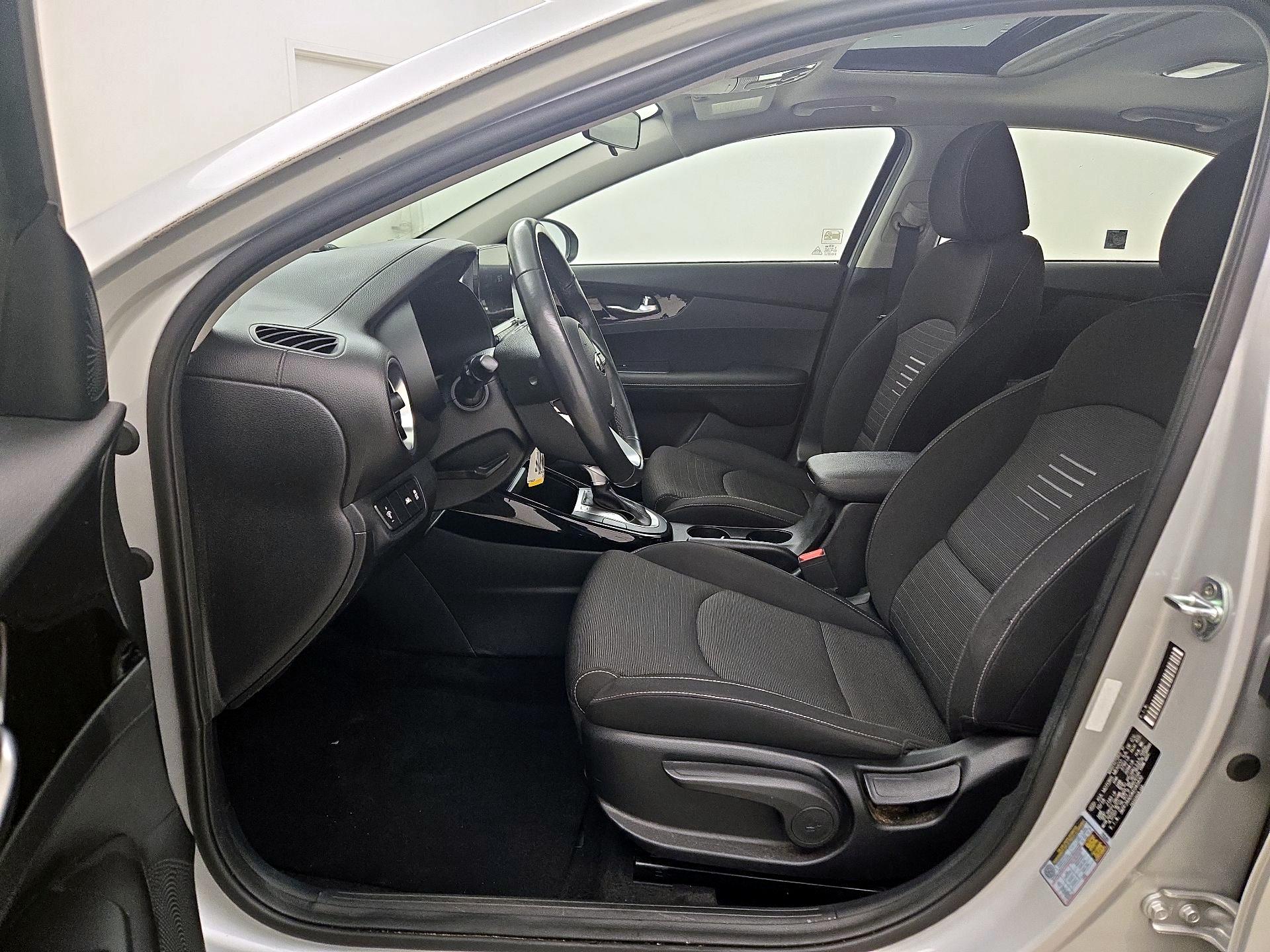 Thumbnail: 2019 Kia Forte - 11