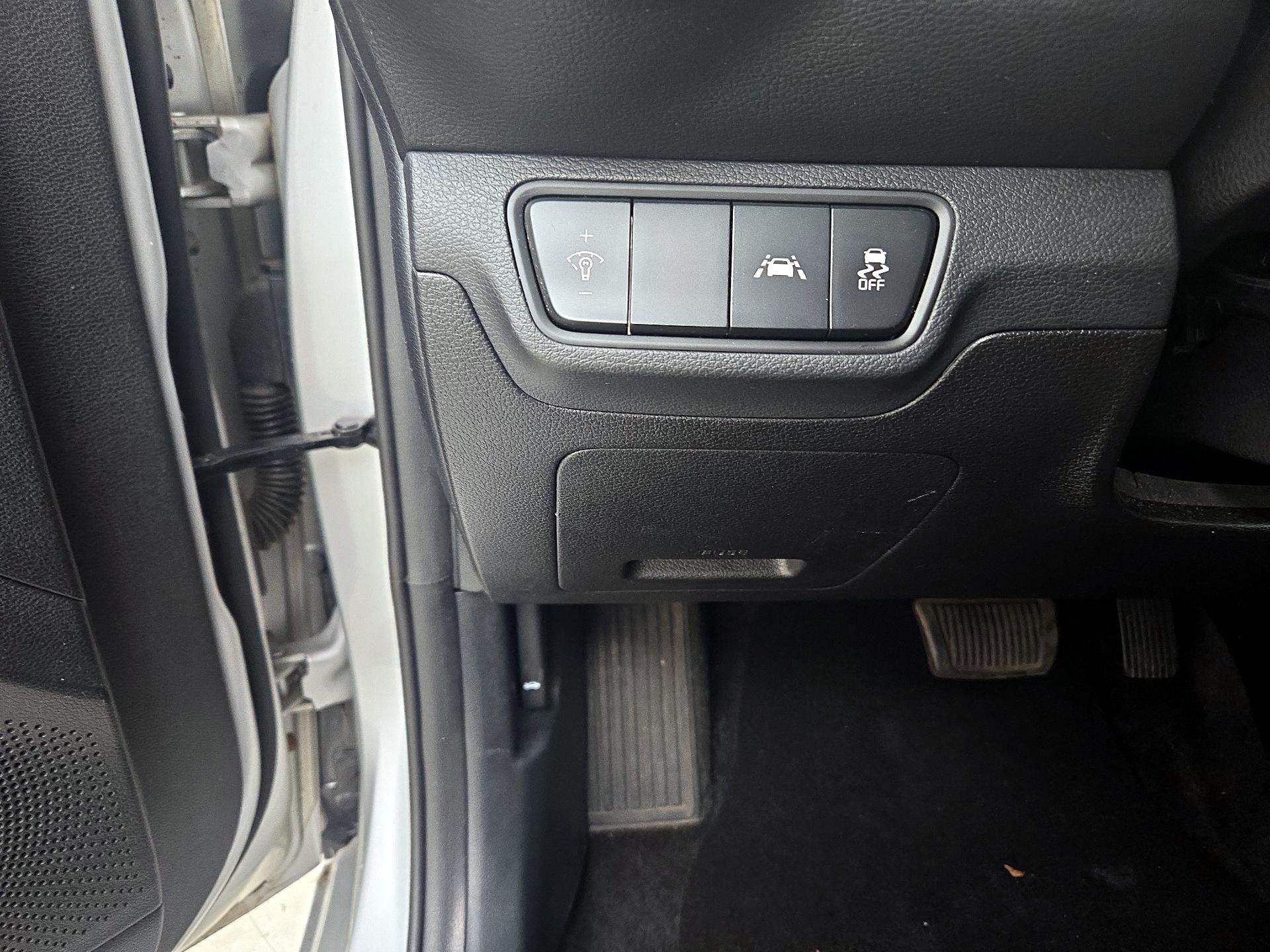 Thumbnail: 2019 Kia Forte - 13