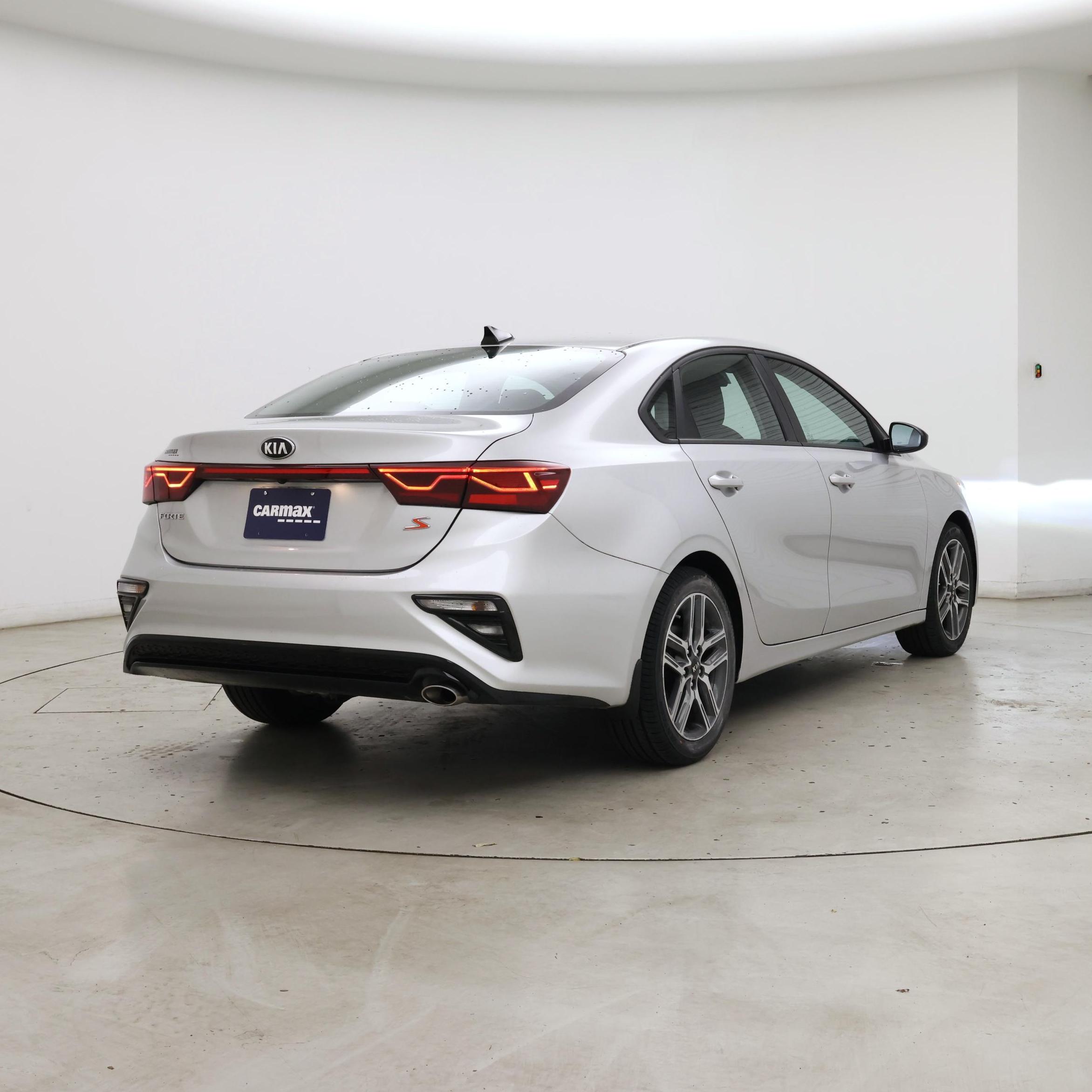 Thumbnail: 2019 Kia Forte - 8