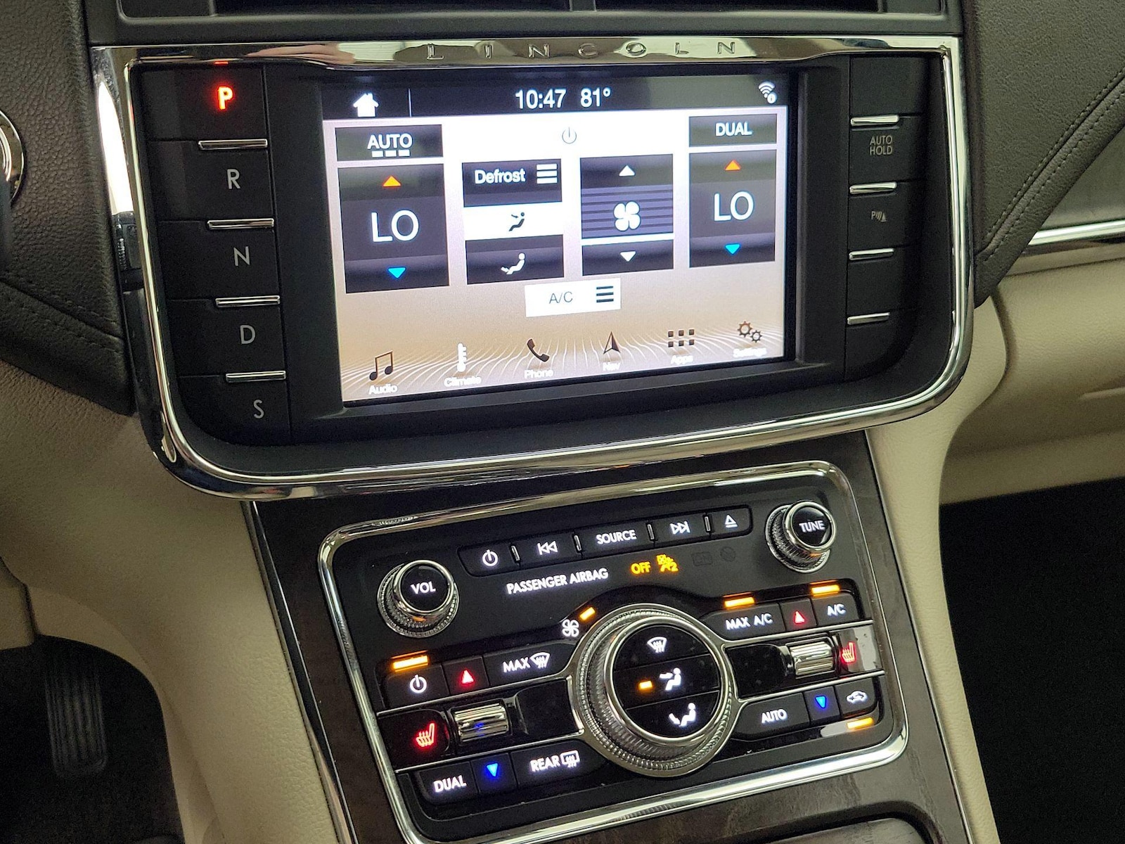 2017 Lincoln Continental Select - Photo 18