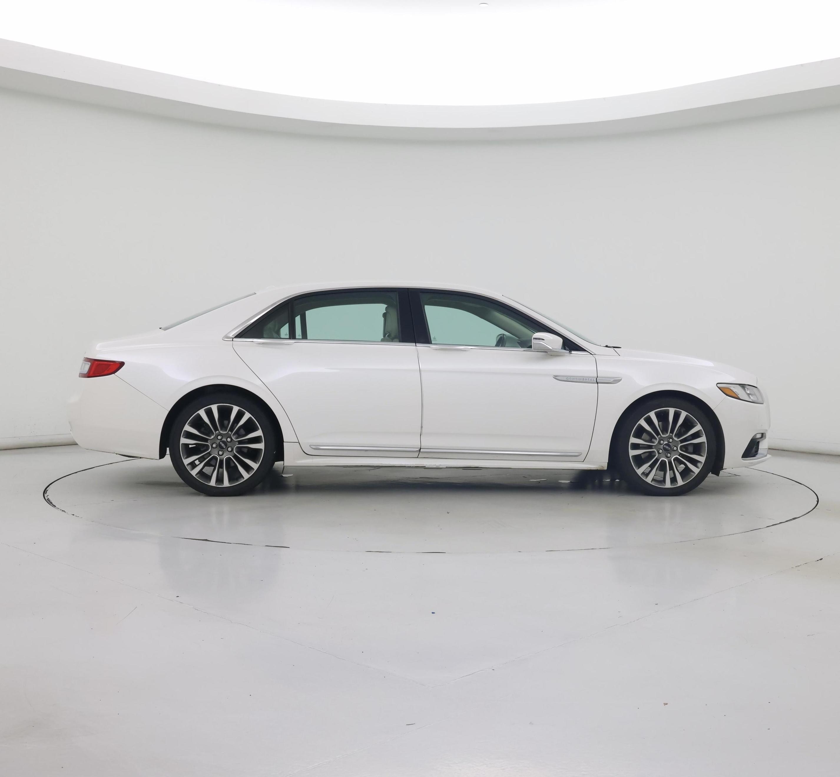 Thumbnail: 2017 Lincoln Continental - 7