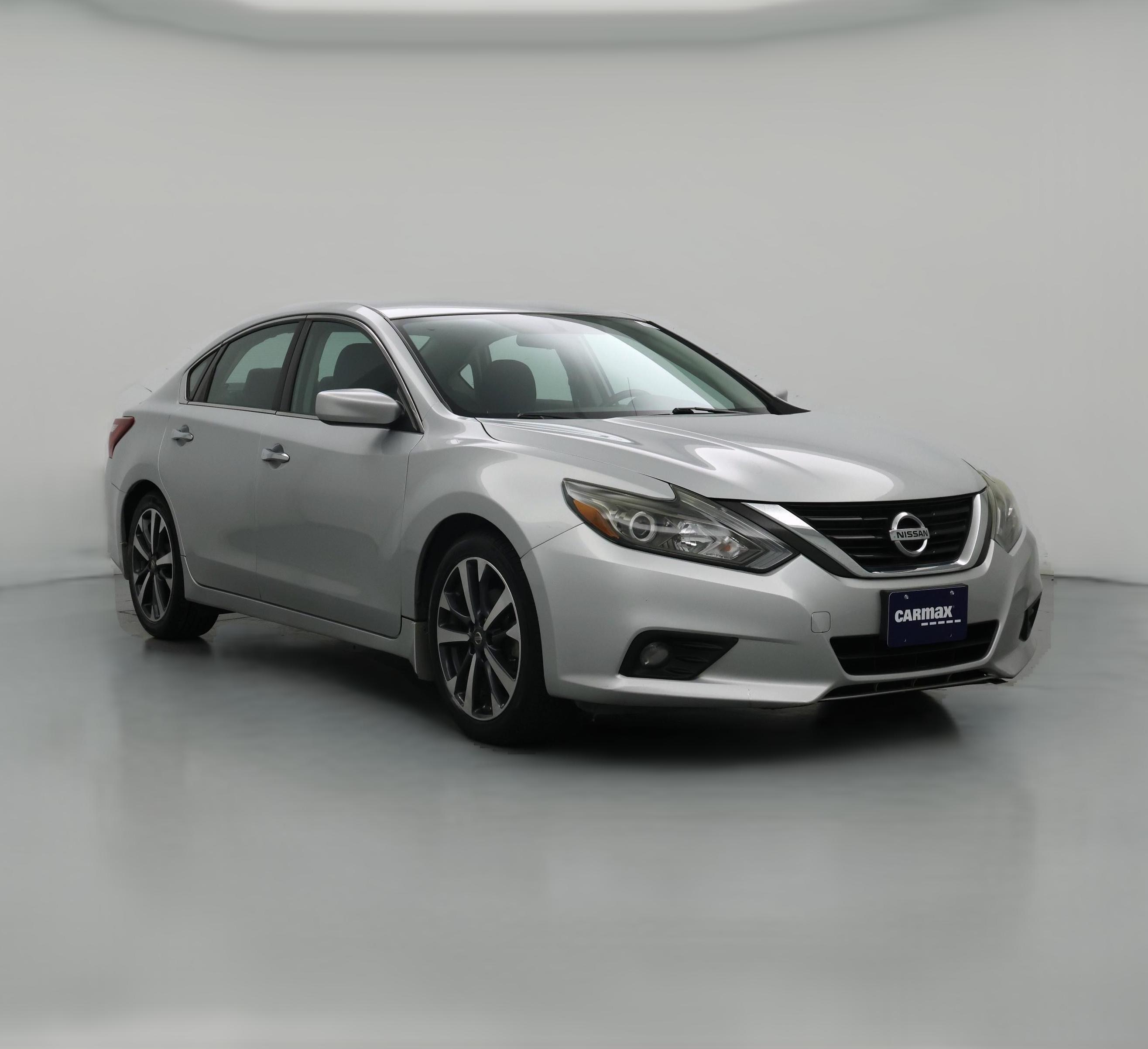 Thumbnail: 2017 Nissan Altima - 1