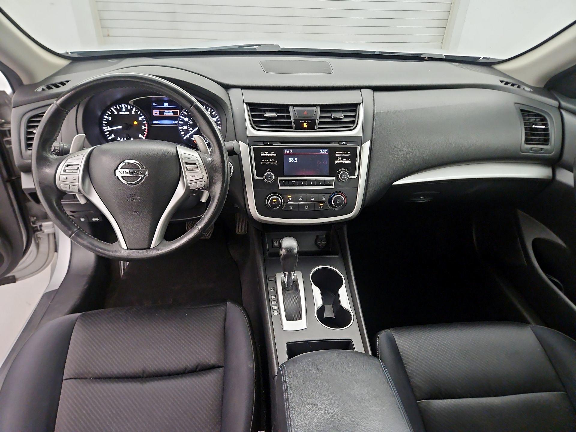 Thumbnail: 2017 Nissan Altima - 9