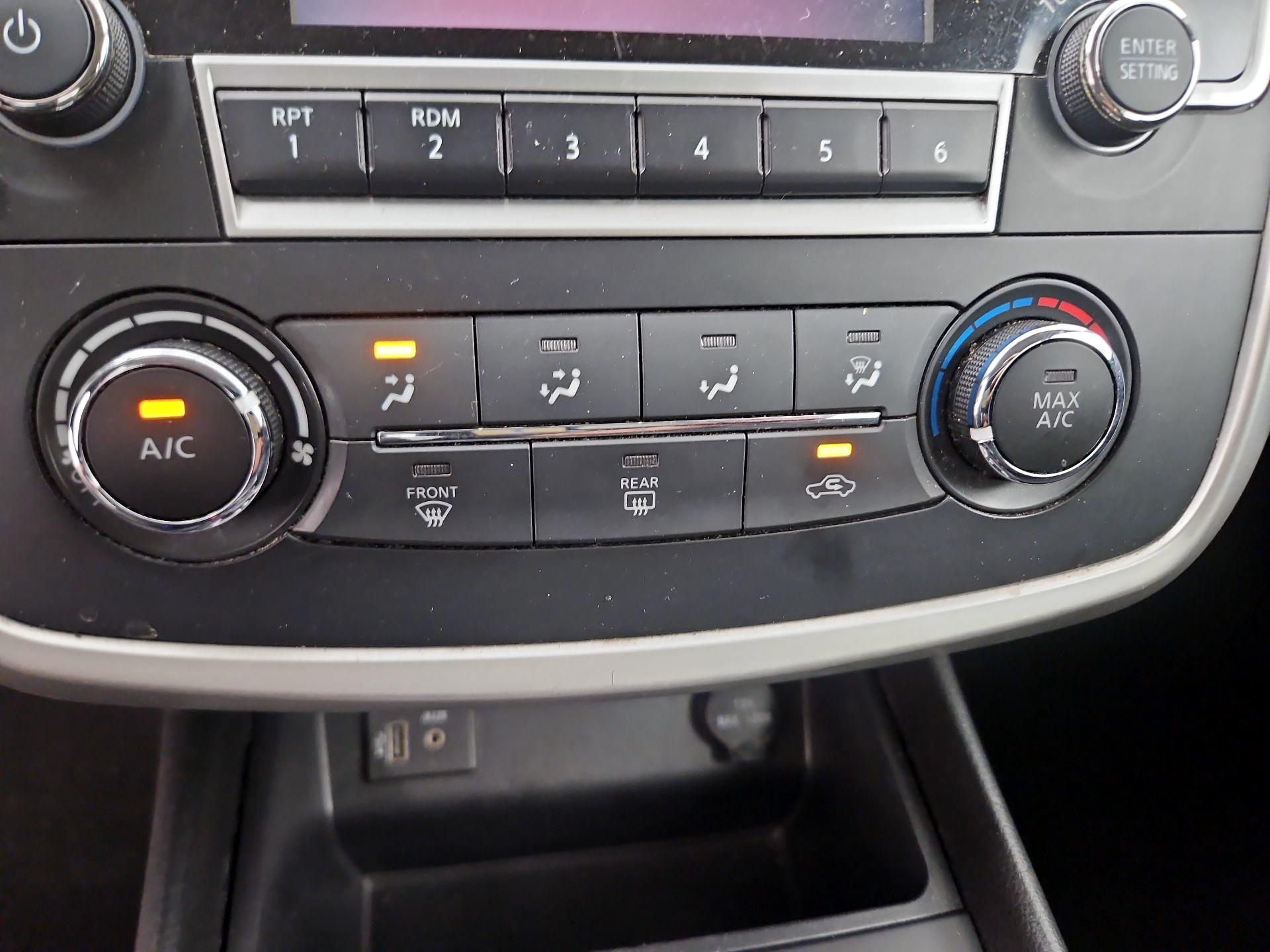 Thumbnail: 2017 Nissan Altima - 16