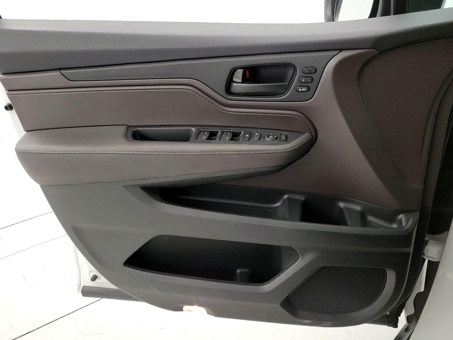 Thumbnail: 2020 Honda Odyssey - 12