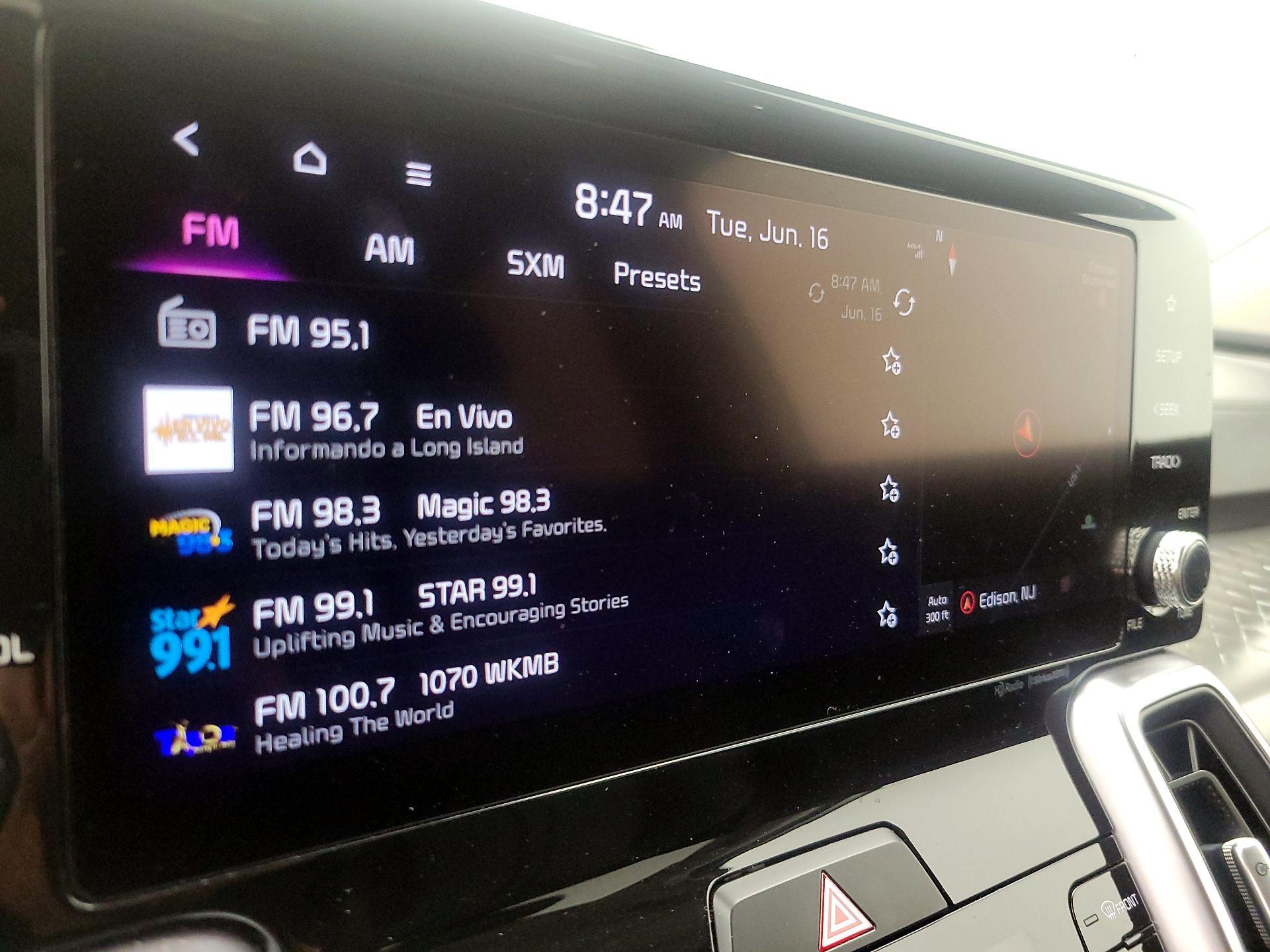 Thumbnail: 2023 Kia Sorento - 16